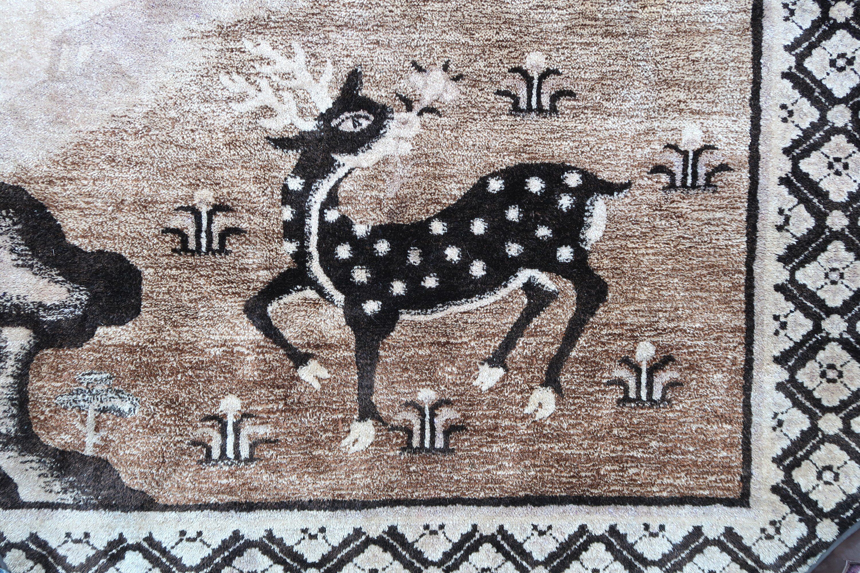 Chinese rug 1900 167 X 158 cm