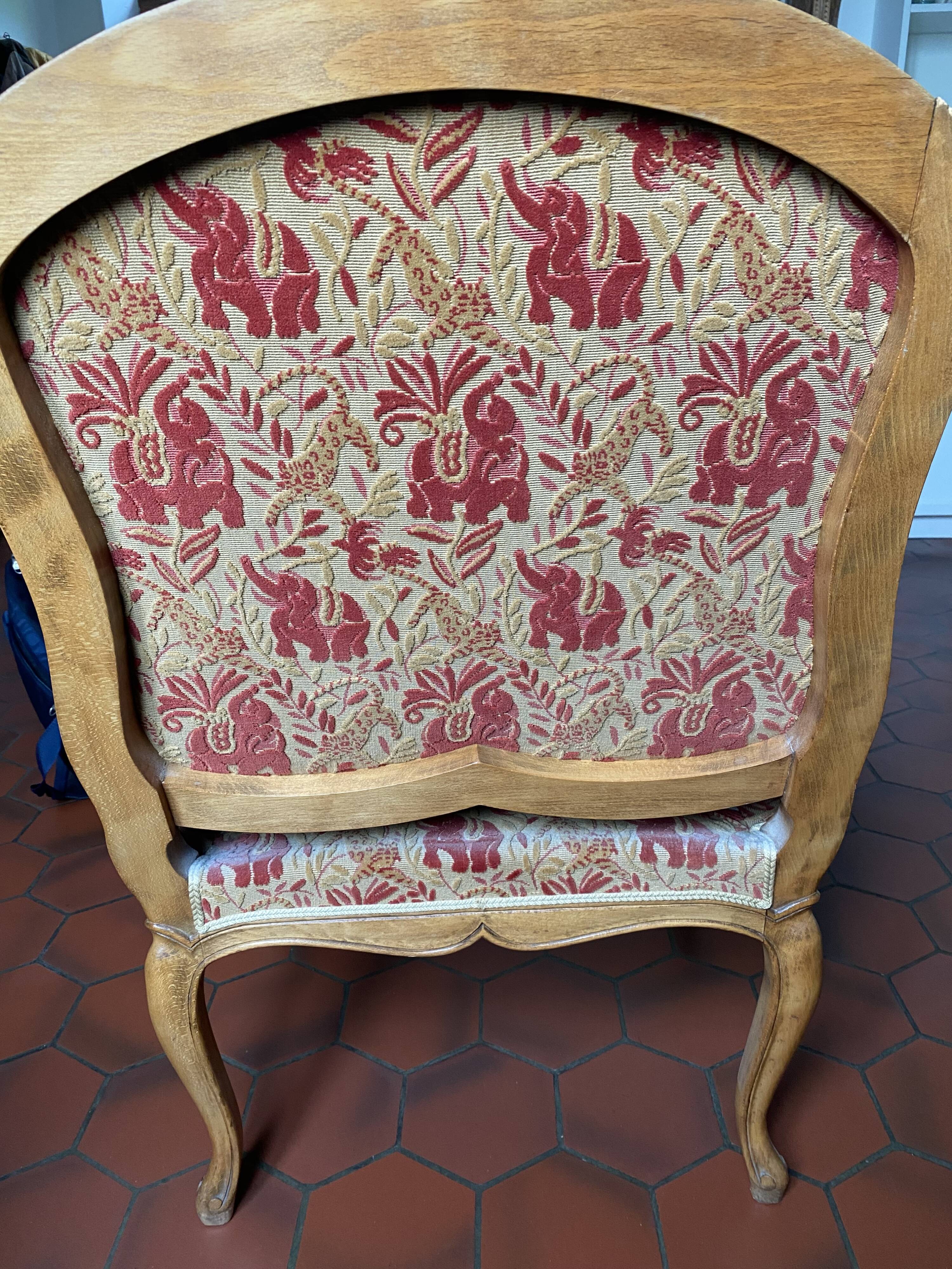 Queen's armchairs XIX