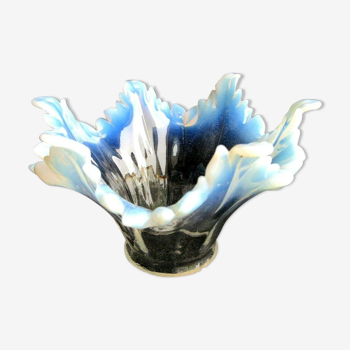 Abat jour tulipe à griffe en verre, fleur à 6 pétales découpés opalescents, art déco