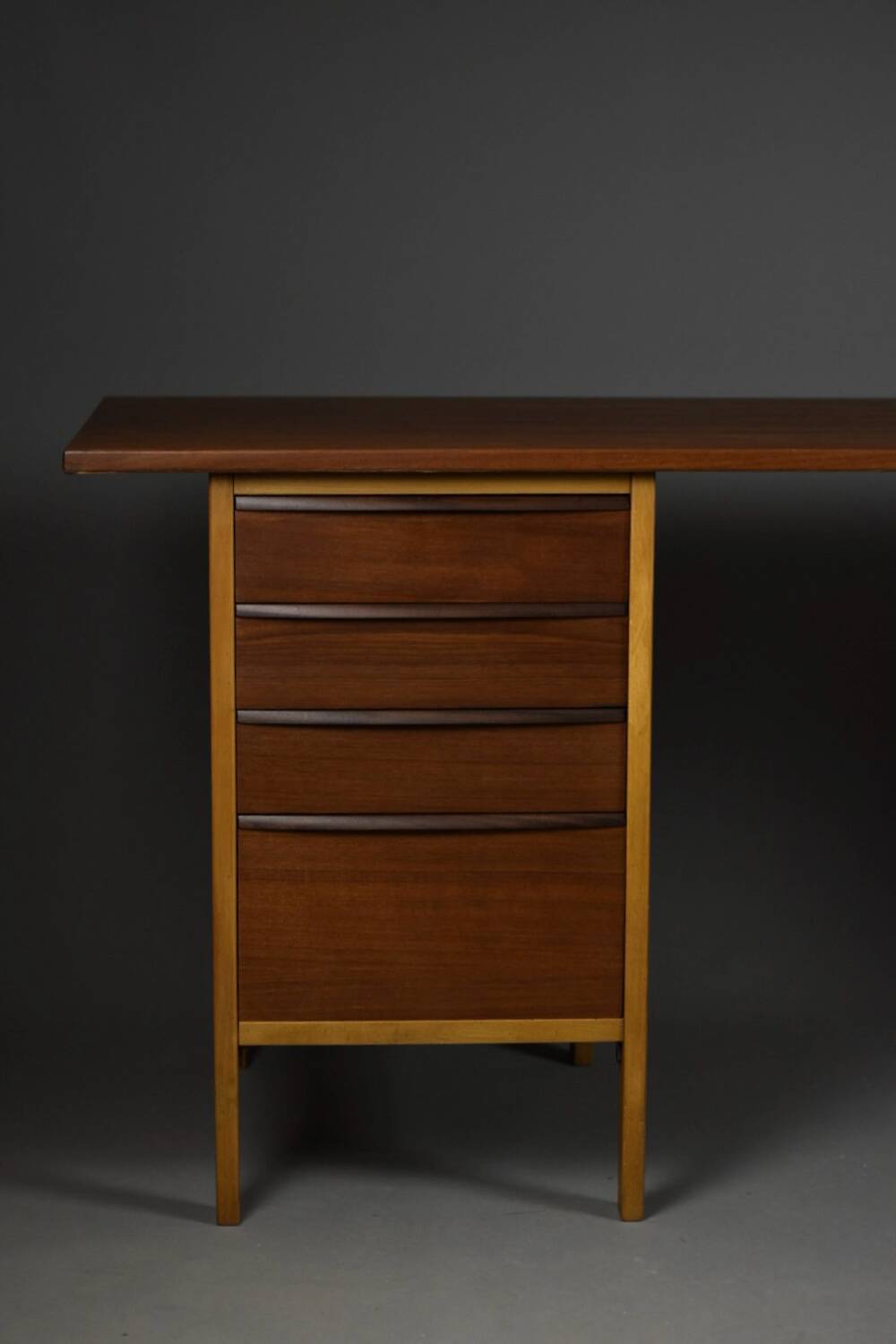 Bureau scandinave en teck et hêtre, années 1960