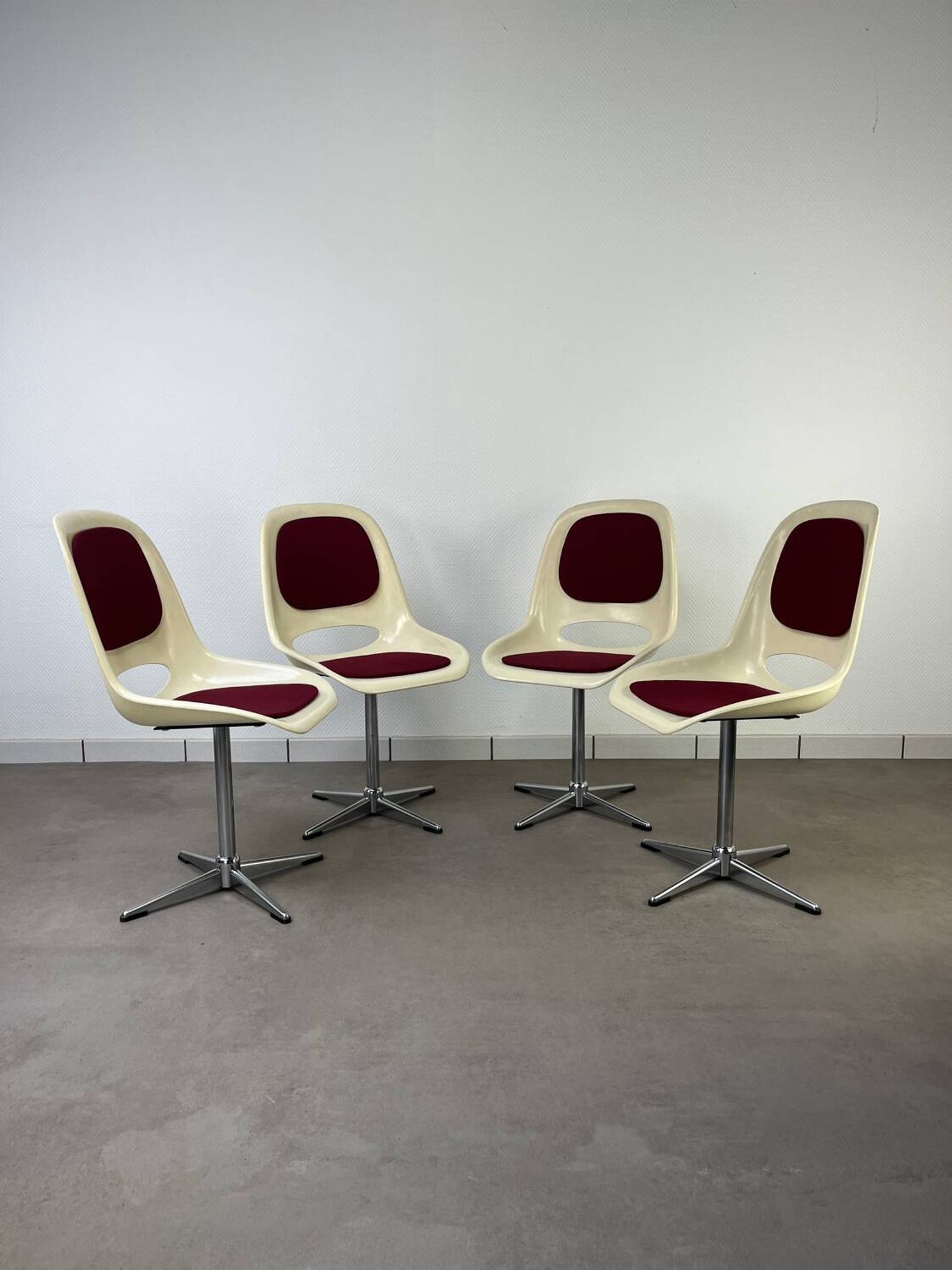 4 chaises Space Age, coque années 70 pour Lockhausen
