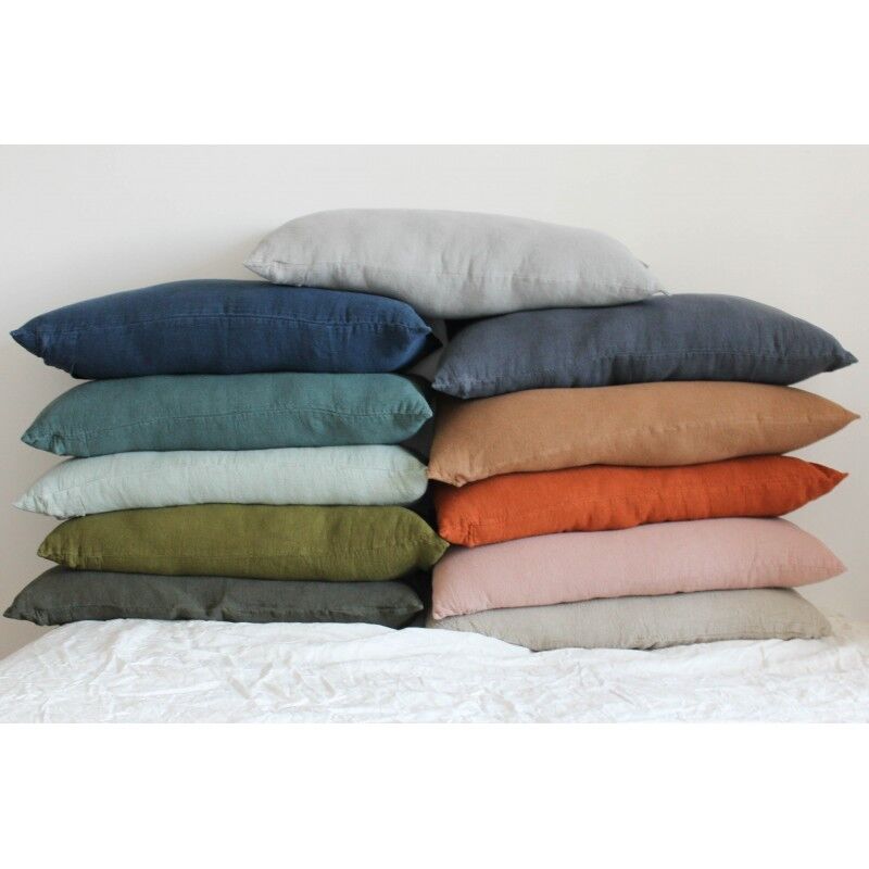 Long cushion in raw tobacco linen