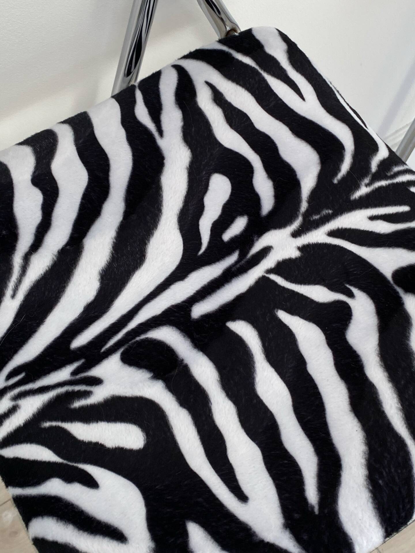 6 zebra folding chairs