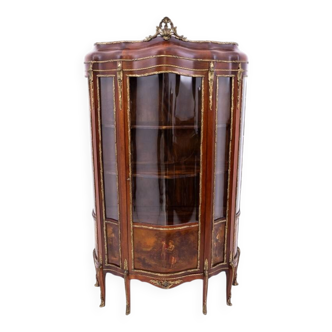 Une vitrine insolite, France, vers 1880.