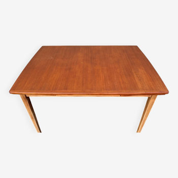 Scandinavian table