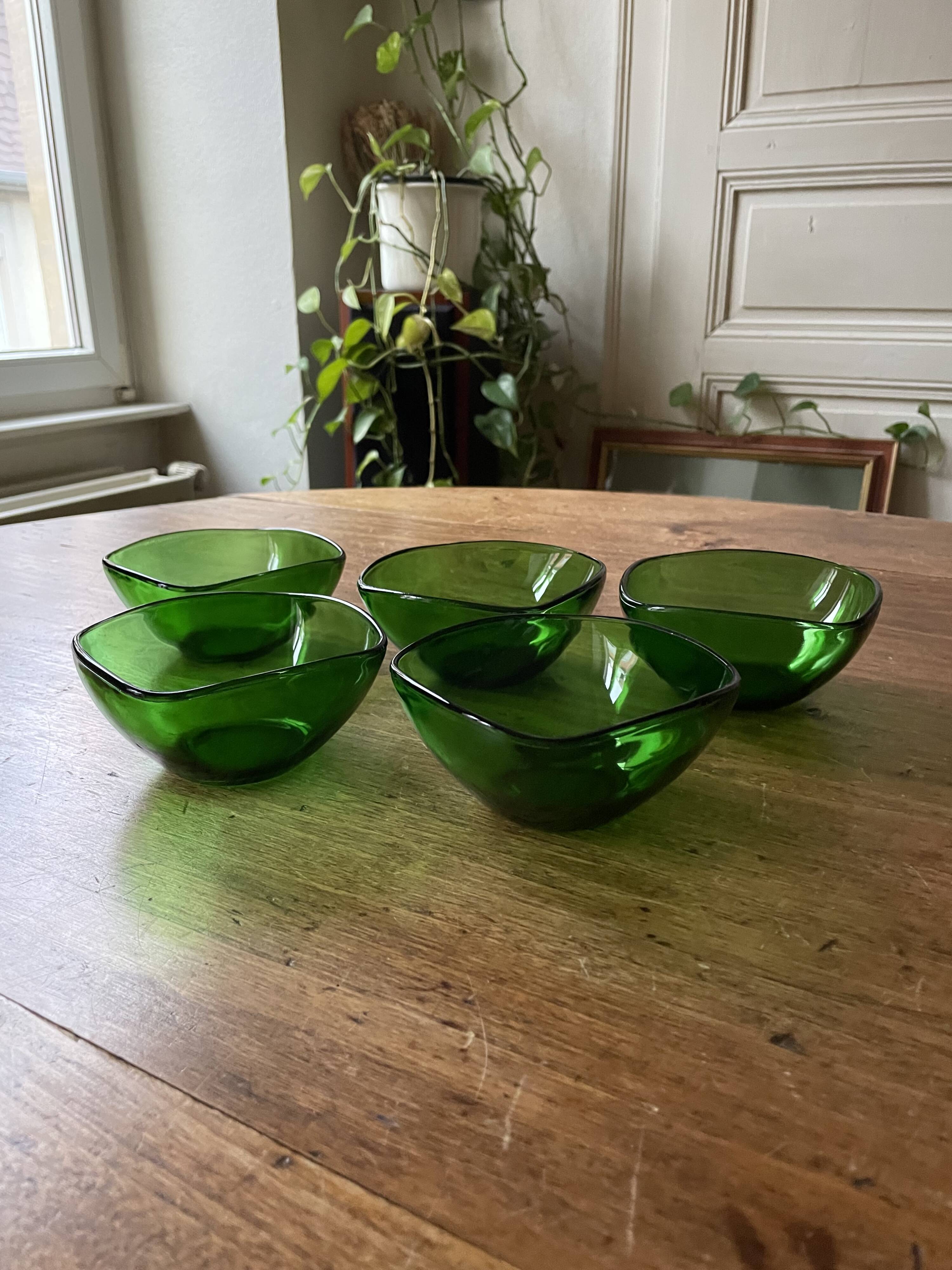 5 Vereco Duralex green bowls
