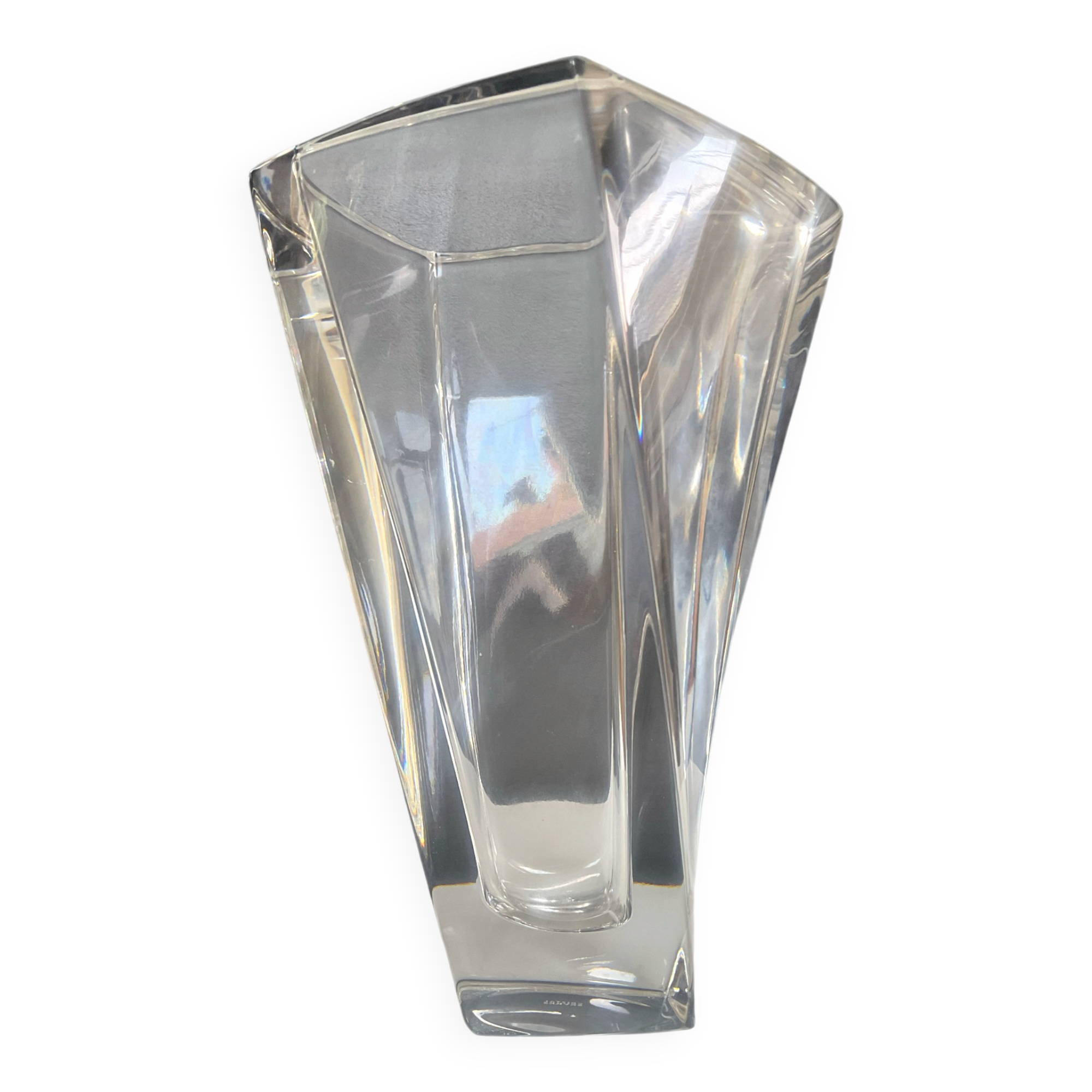 Asymmetrical crystal vase from Sèvres, 1970s.