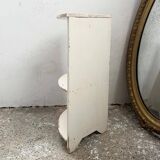 Corner kitchen shelves