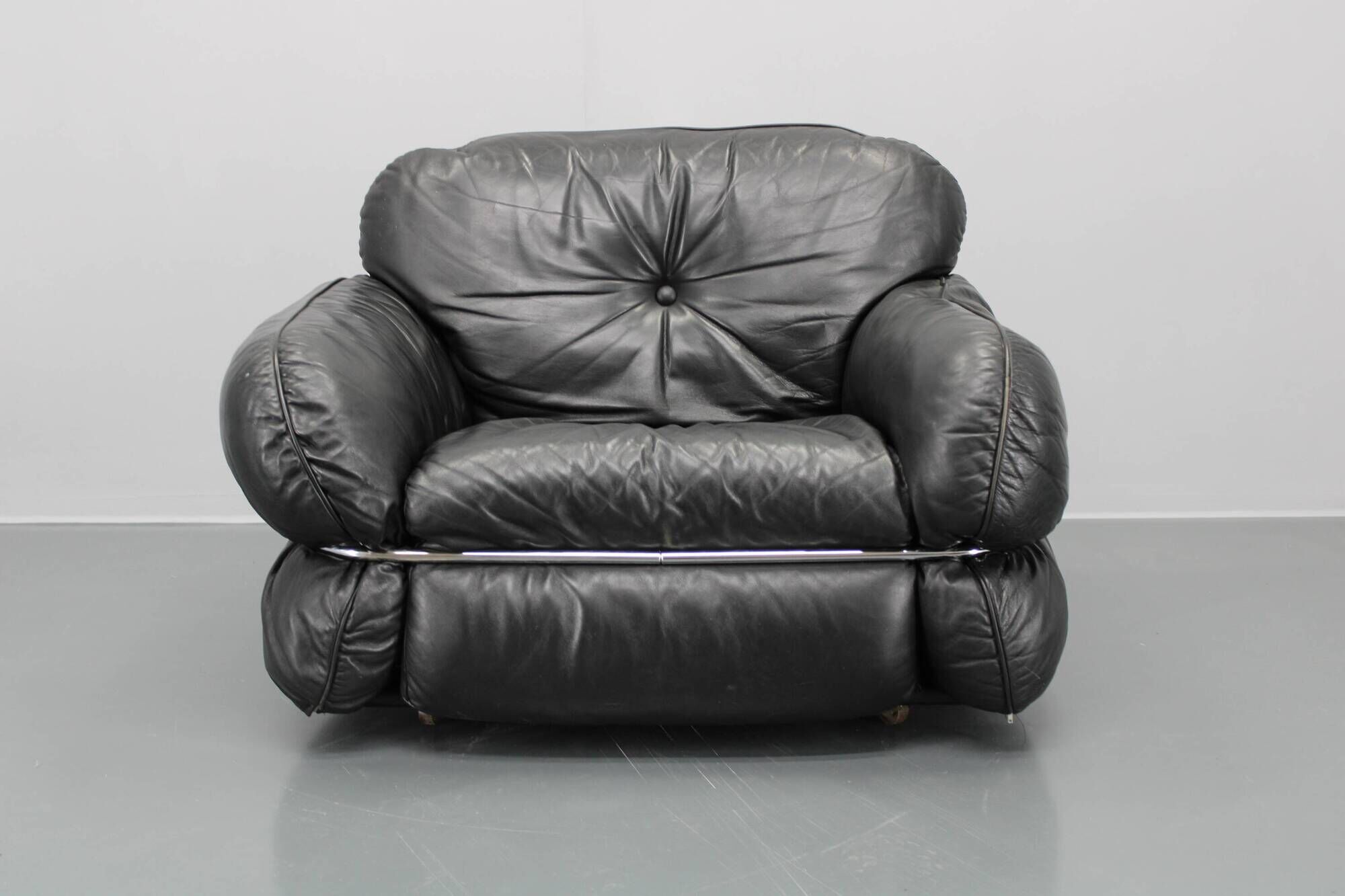 1970 Kurt Hvitsjö Rare “Hannibal” Black Leather Armchair For Isku, Finland