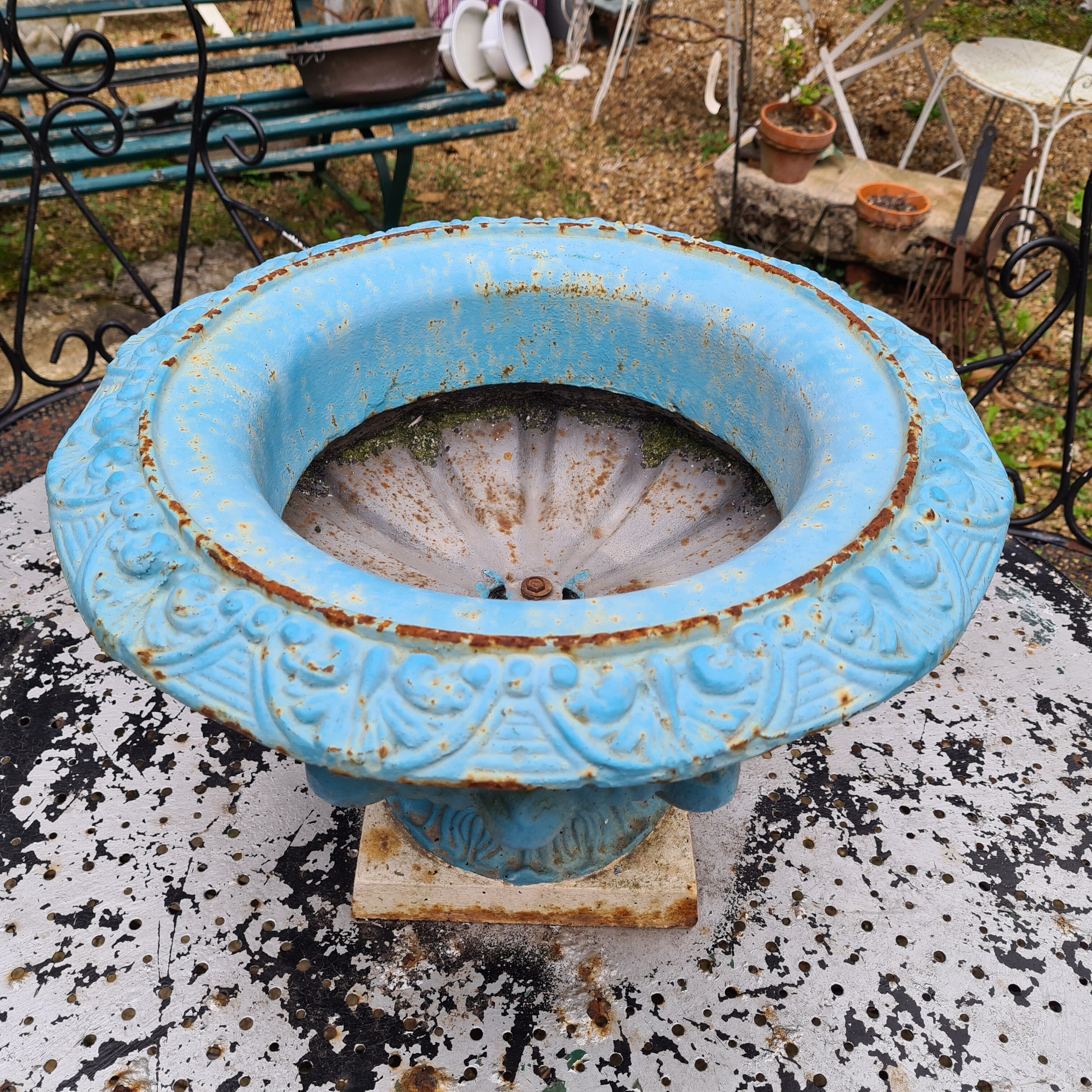 Cast iron basin