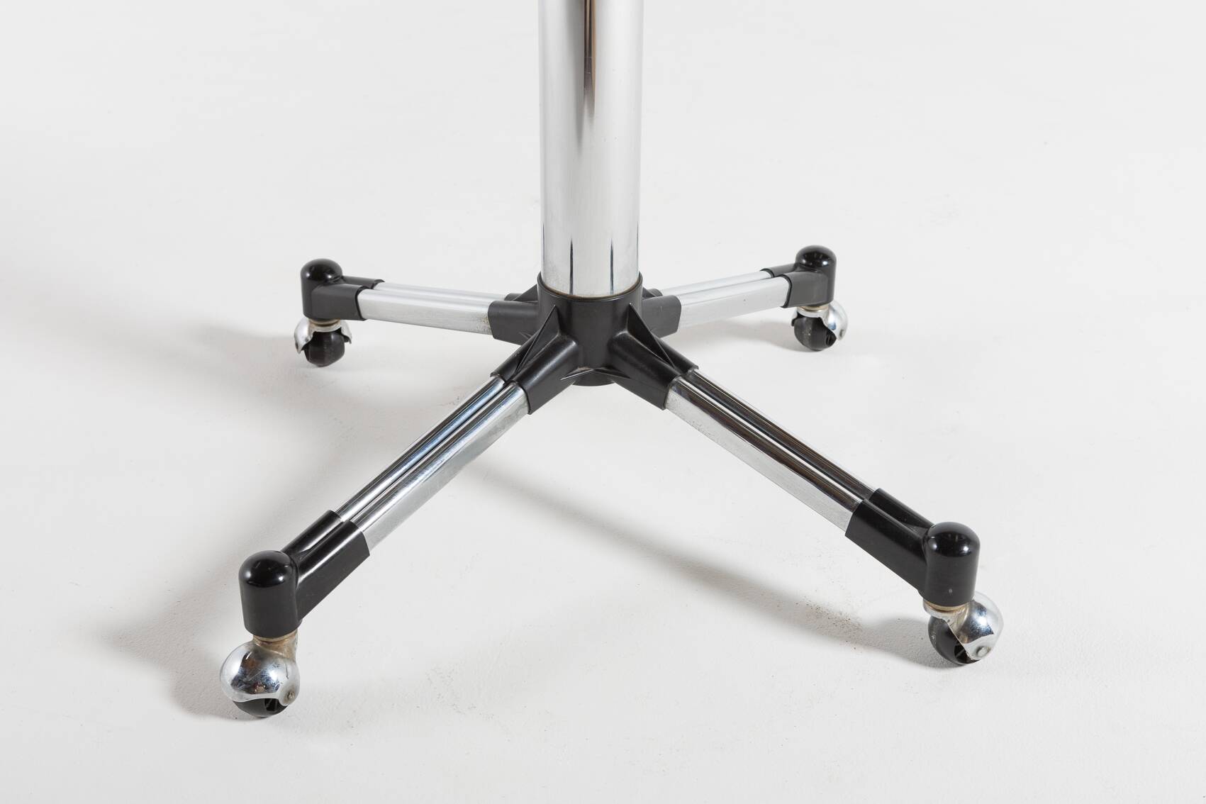 Brevettato side table from 1970’s, Italy