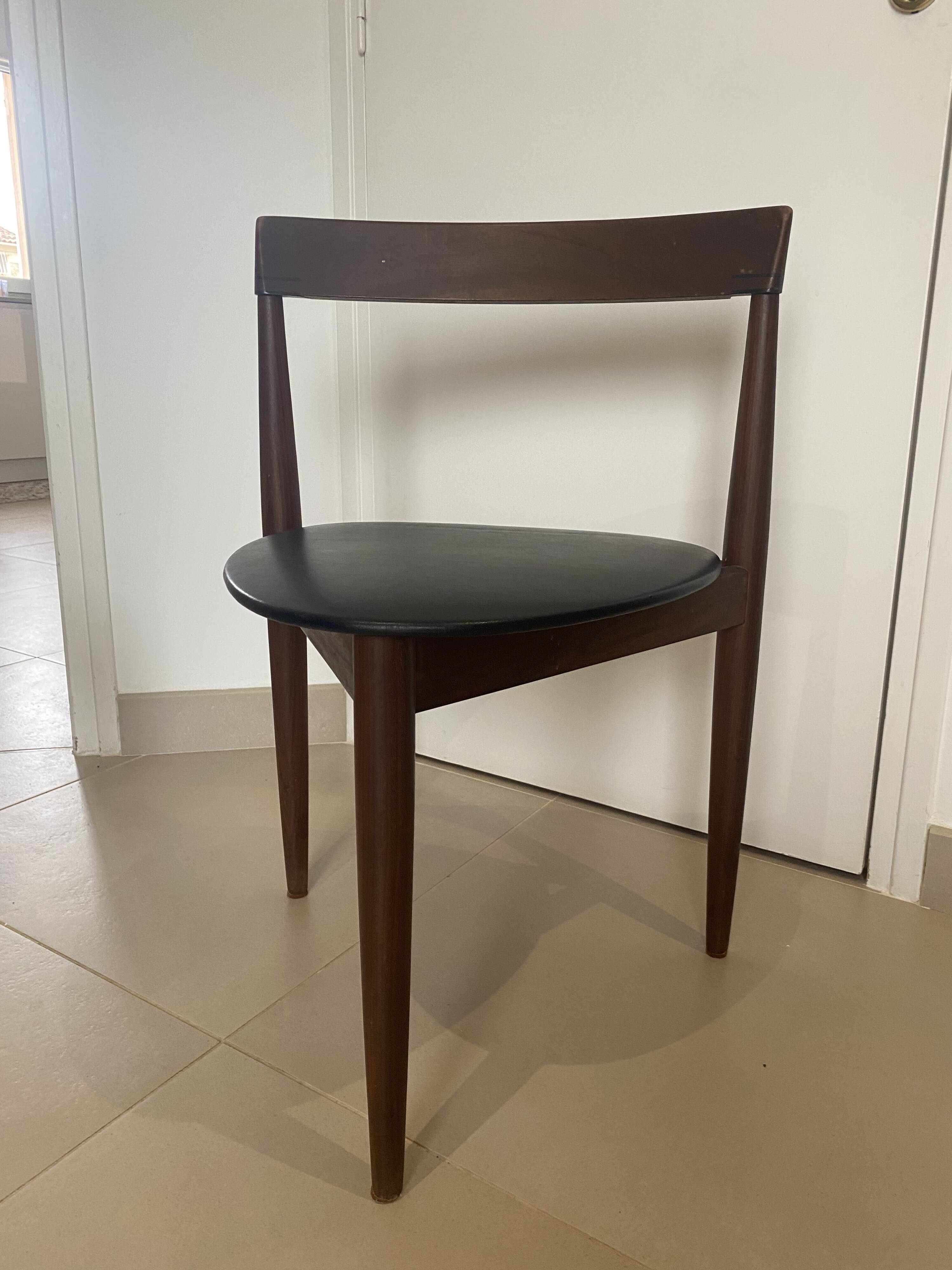 4 Frem Rojle tripod chairs by Hans Olsen