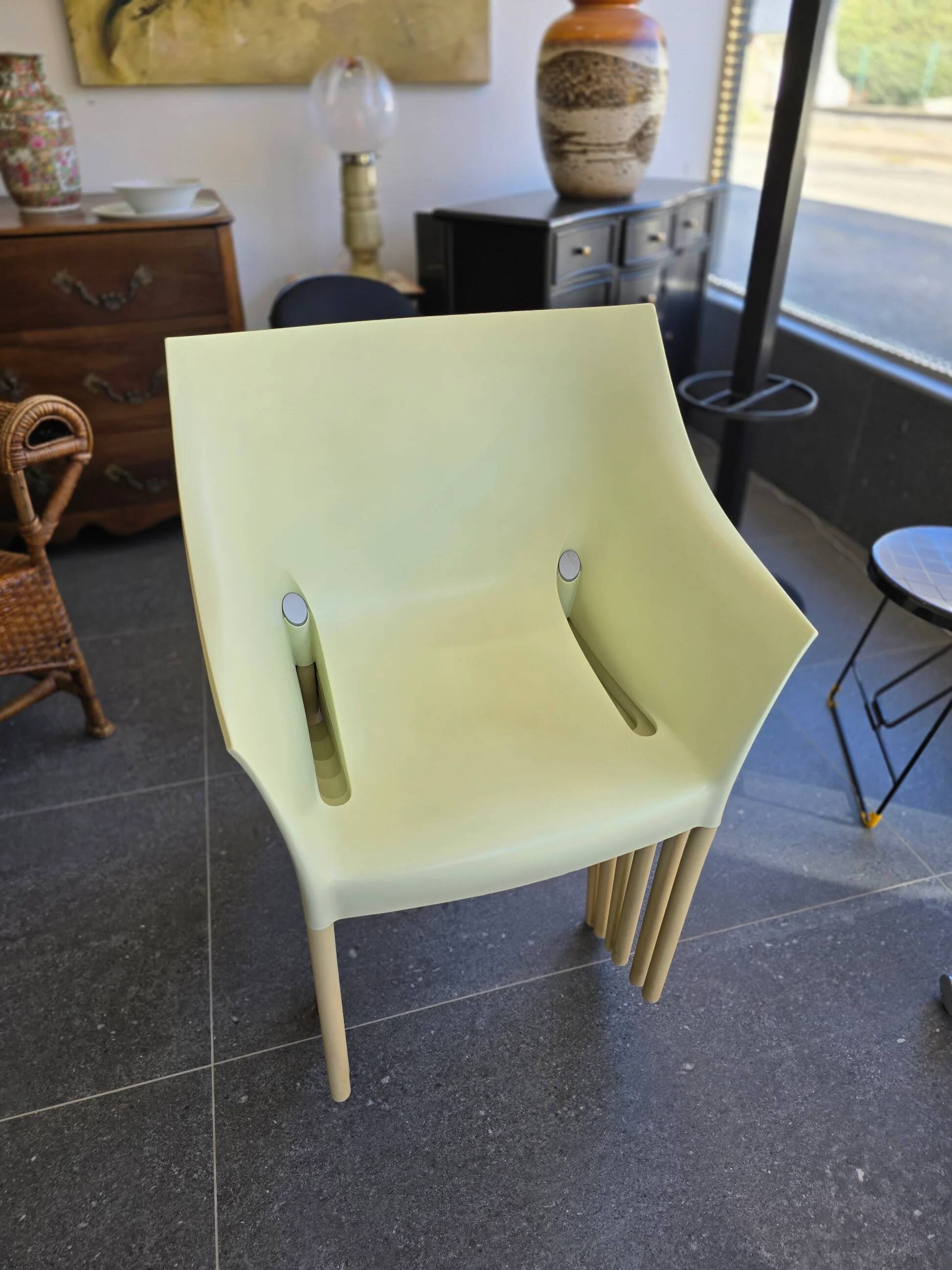 Set of 6 DR. NO chairs by Philippe Starck for Kartell – stackable Italian design.