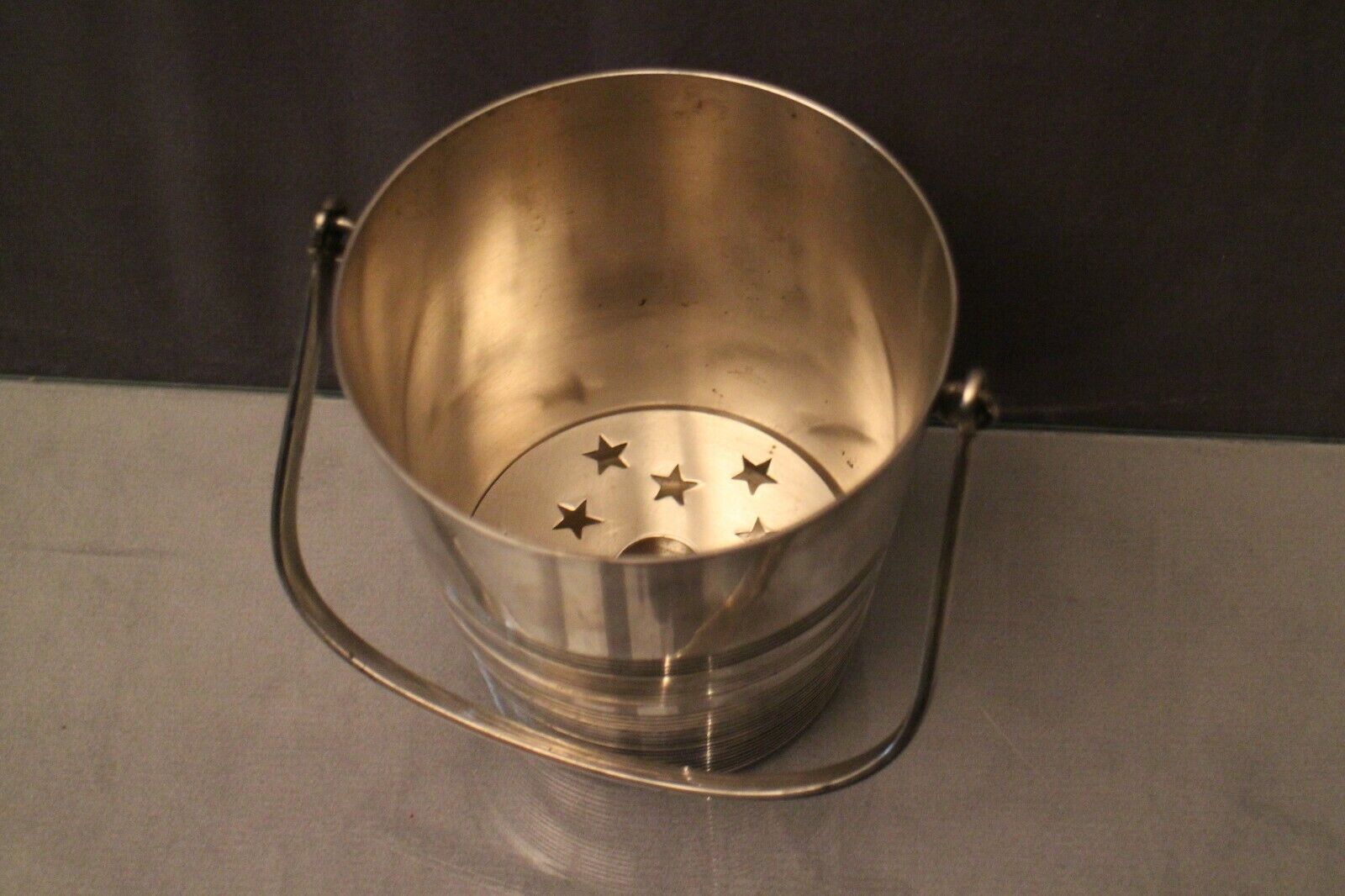 Ice cube bucket in silver metal signed Ercuis