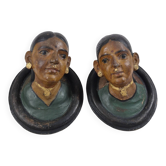 Paire de bustes antiques en céramique représentant des portraits du Rajasthan