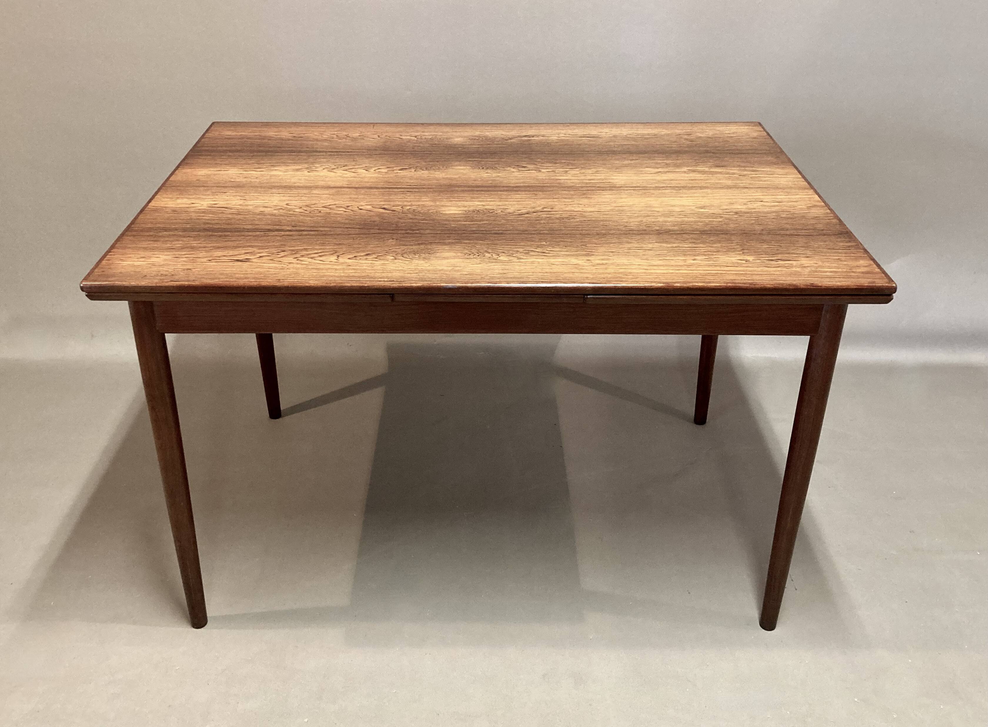 Extendable high table in rosewood "Scandinavian Design" 1950.