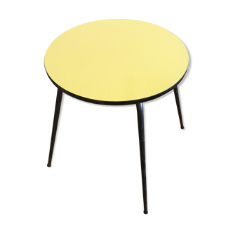 Adorable side table in yellow formica and metal base, vintage