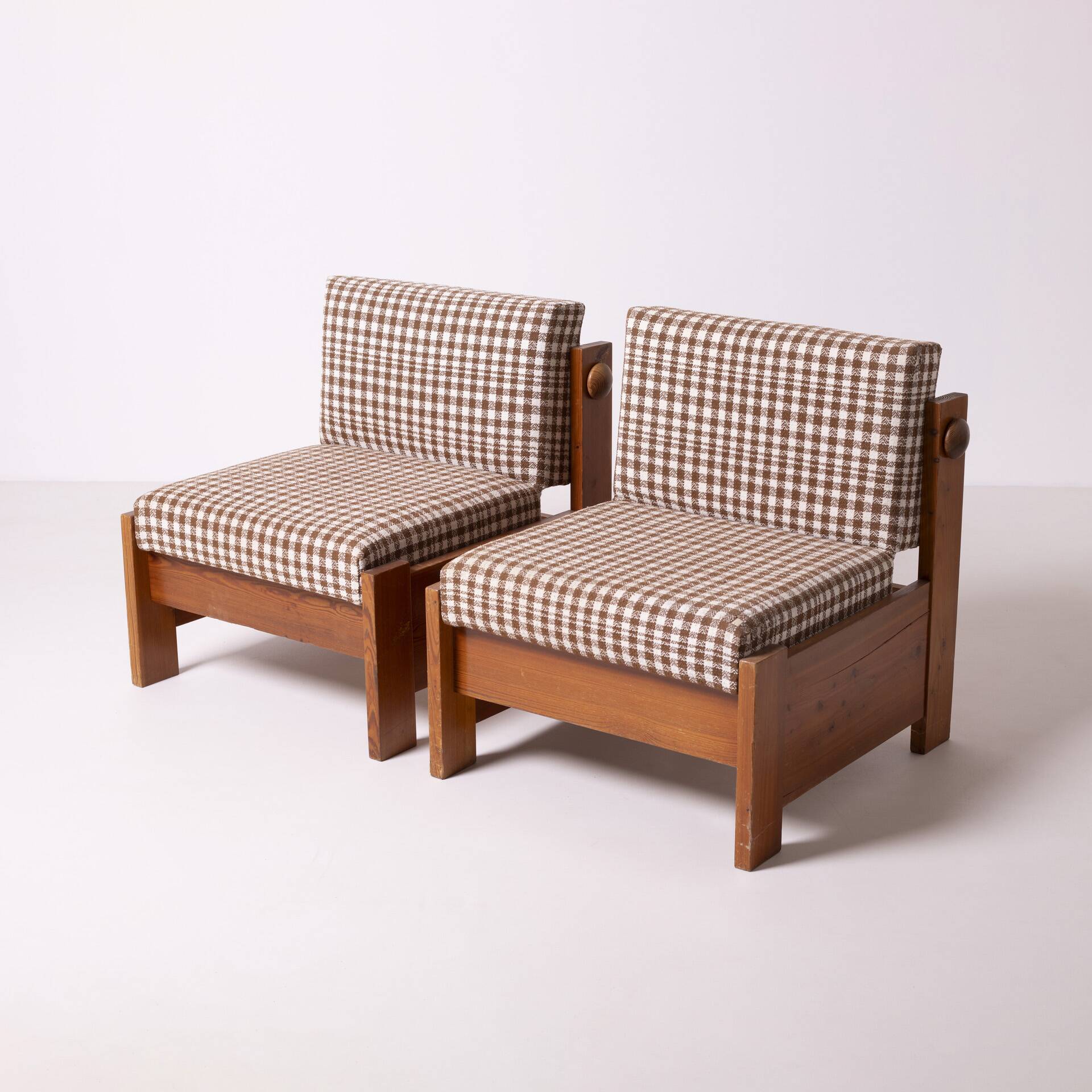Pair of brutalist armchairs, Czechoslovakia, 1970s, made of pine wood and wool.
