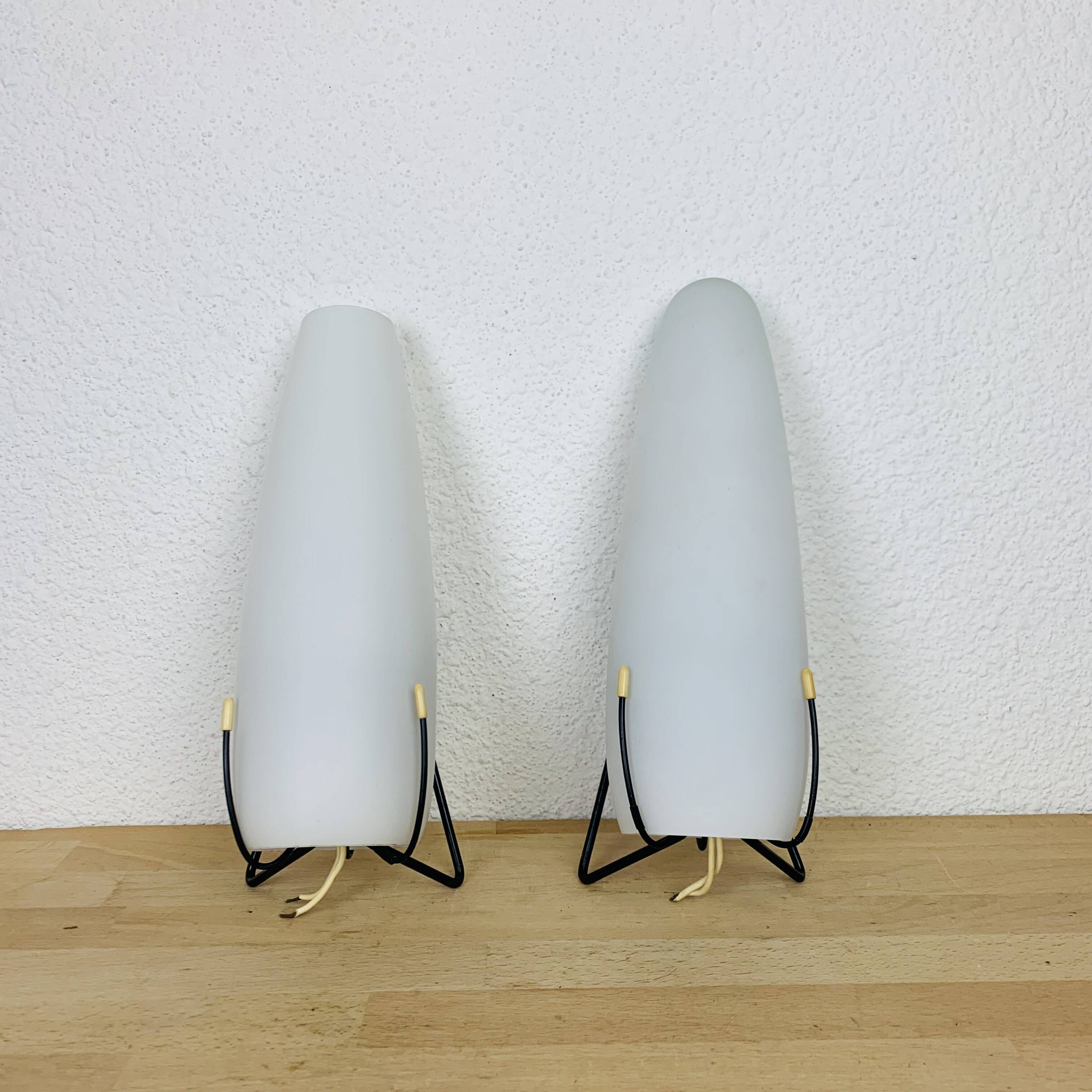 Louis Kalff 50s opaline wall lamp