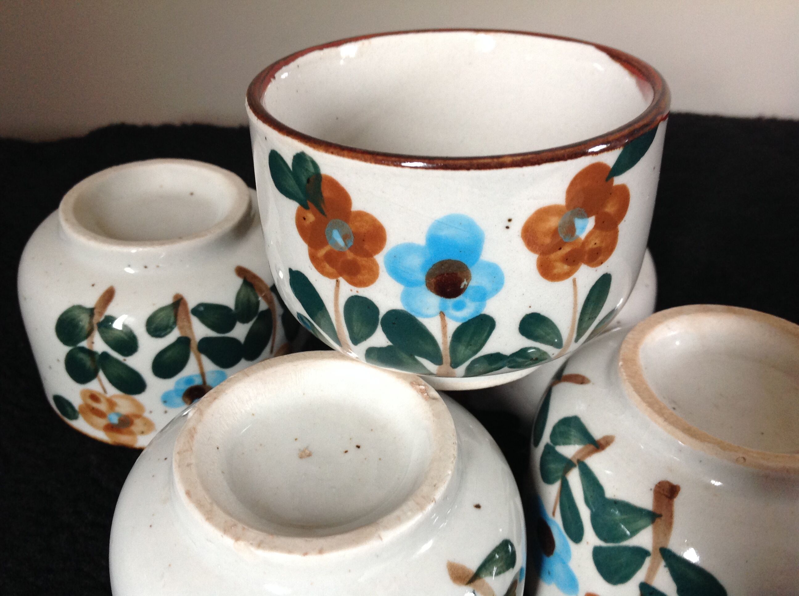 Series of 5 vintage cups