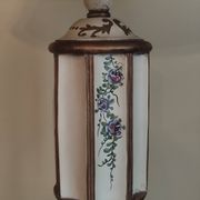 Grande lampe pagode peinte motifs floraux et abat jour métal