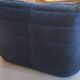 Chauffeuse Togo Ligne Roset bleu roi