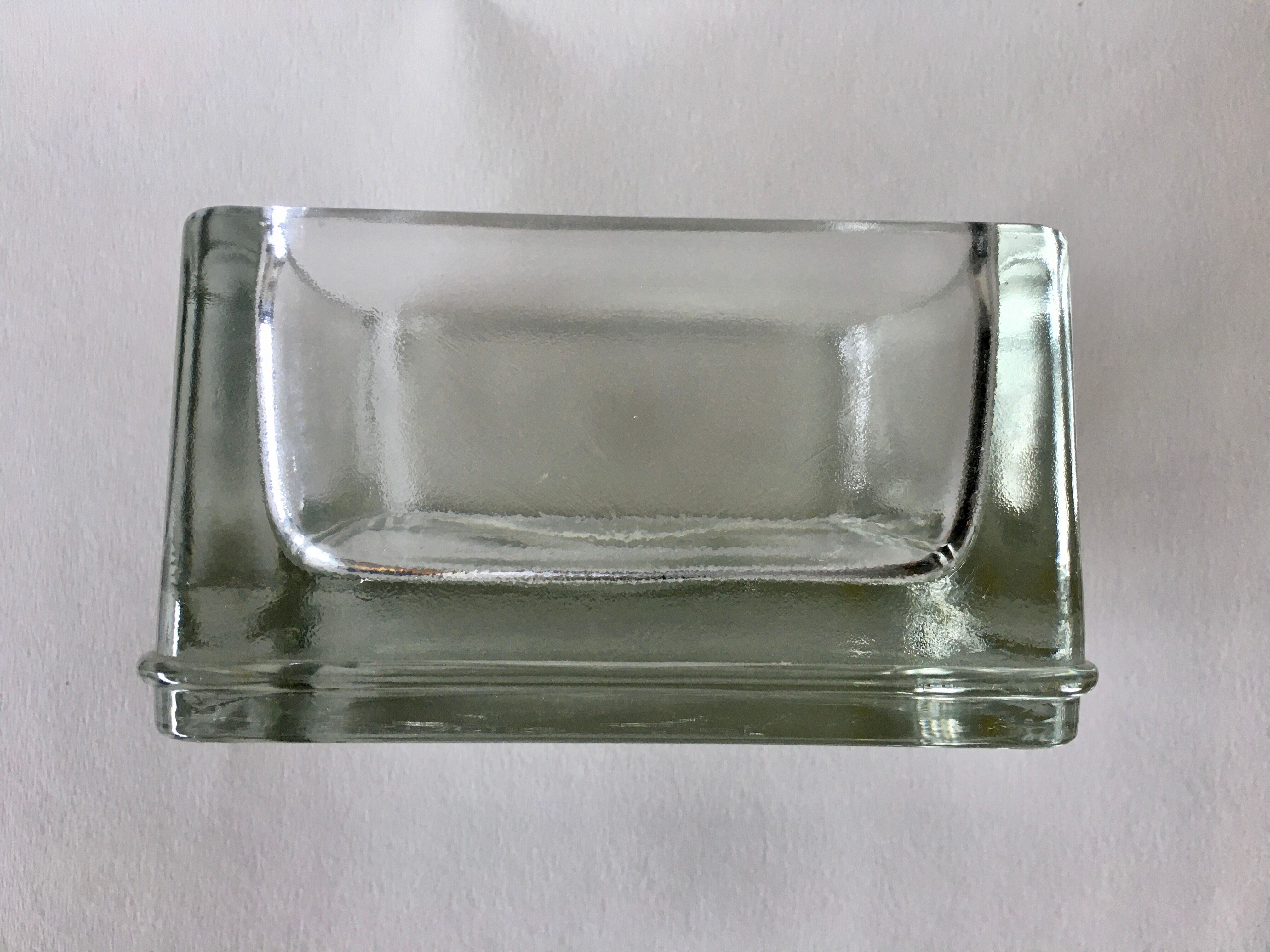 Massive glass pavement