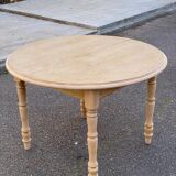 Renovated Louis Philippe round extendable dining table 115cm for 6 people.