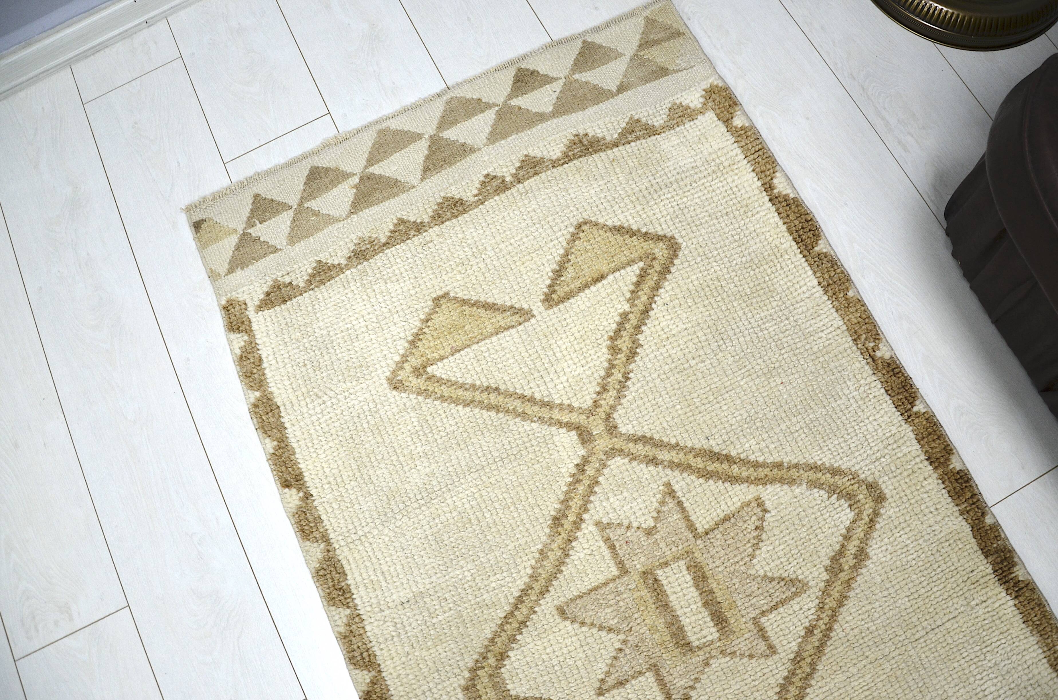 White & Beige Wool Handmade Rug sku 2215
