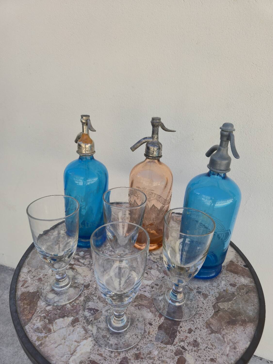 Pedestal table for restaurant bistro with lion paws and marble