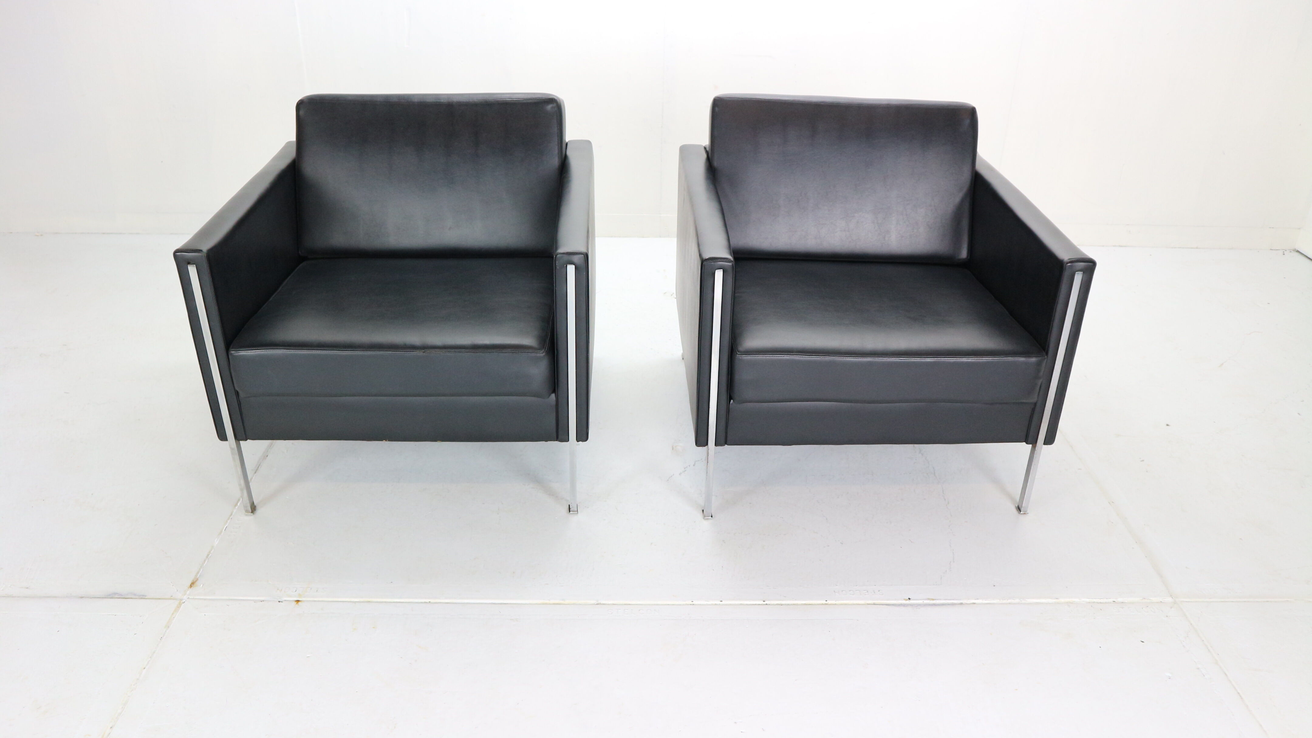 Pierre Paulin Set of 2 "442" Club Chairs for Artifort, 1960