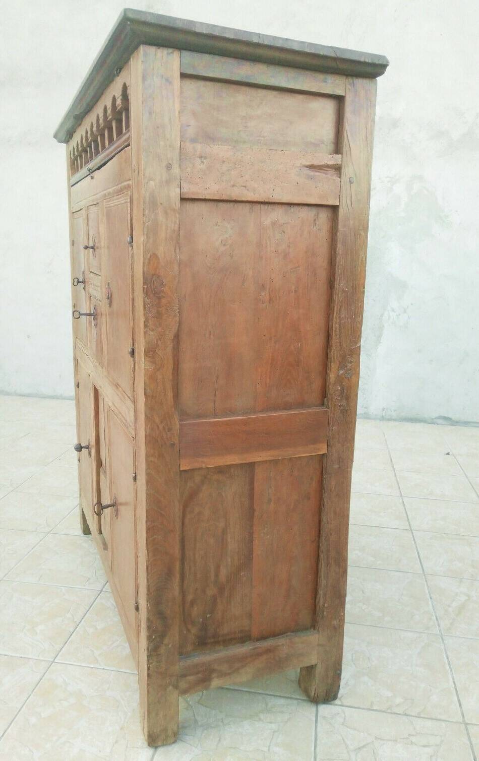 Buffet cabinet from the Louis XIV period in oak.