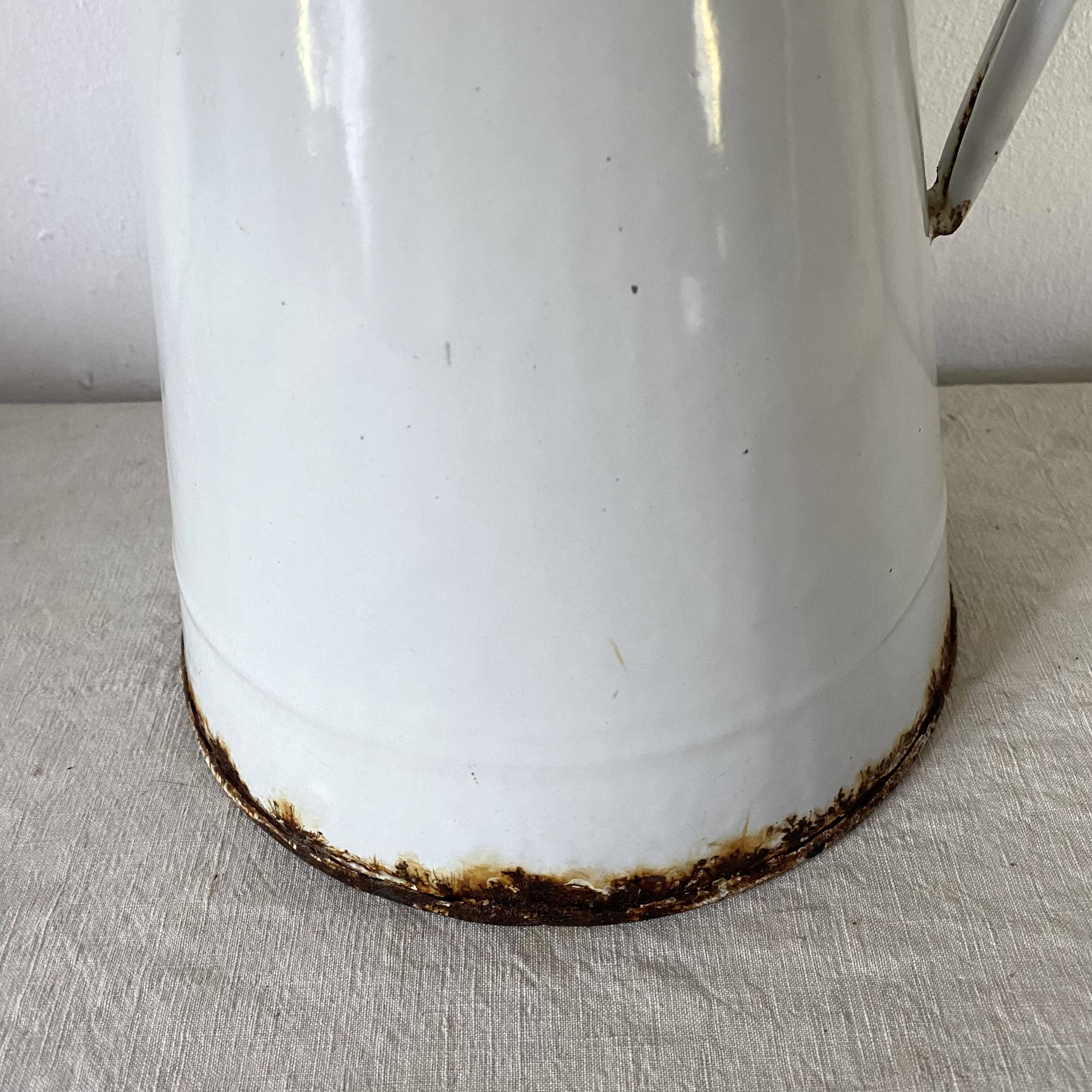 Enameled sheet metal jug