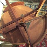 Round nesting tables