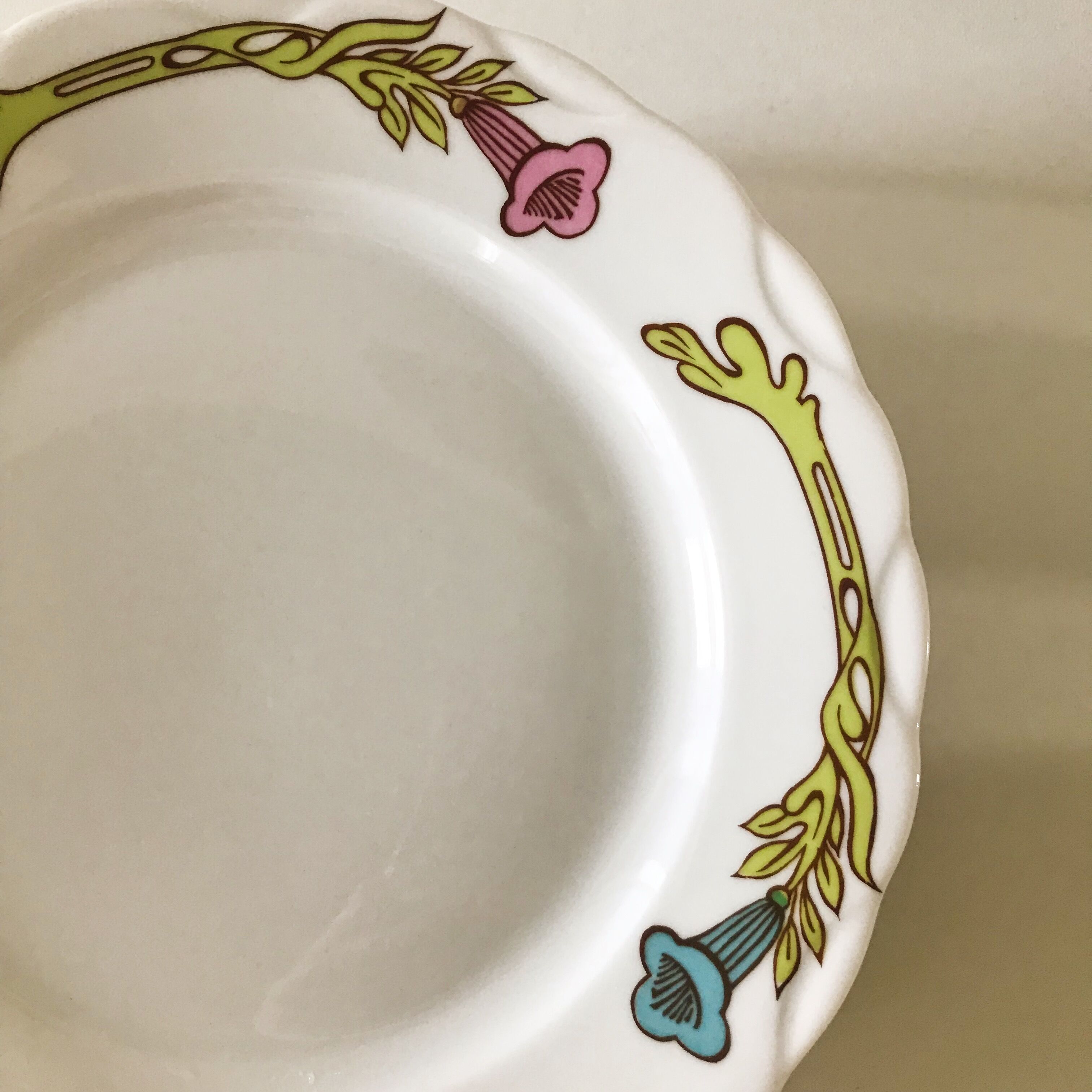Lot of 6 porcelain dessert plates 70s
