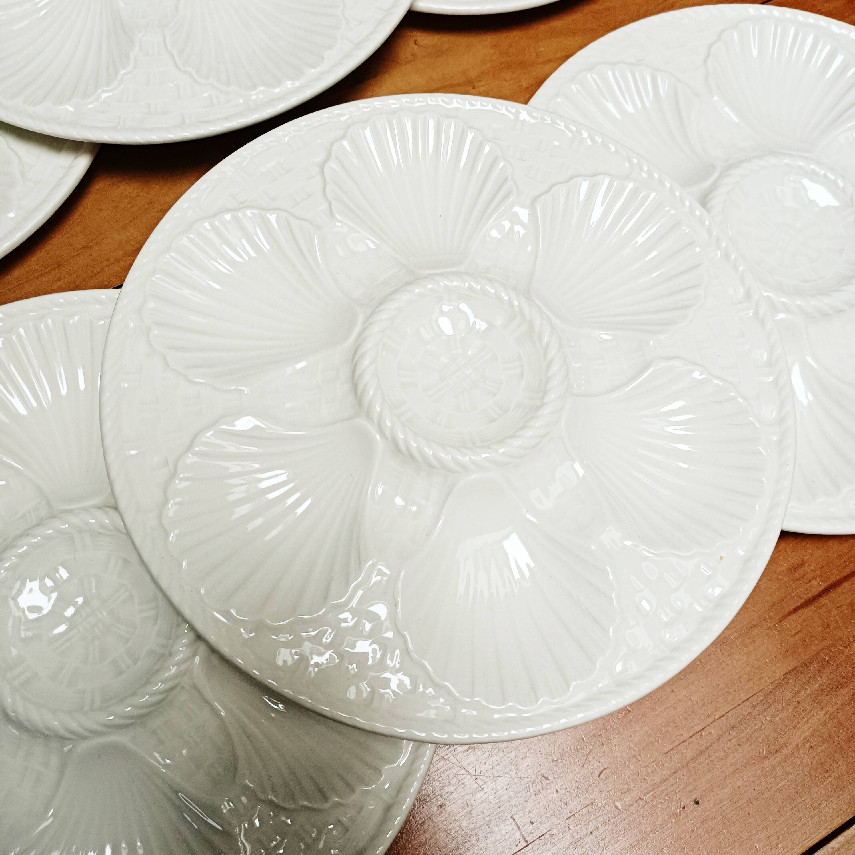 Set of 6 white oyster plates, Longchamp