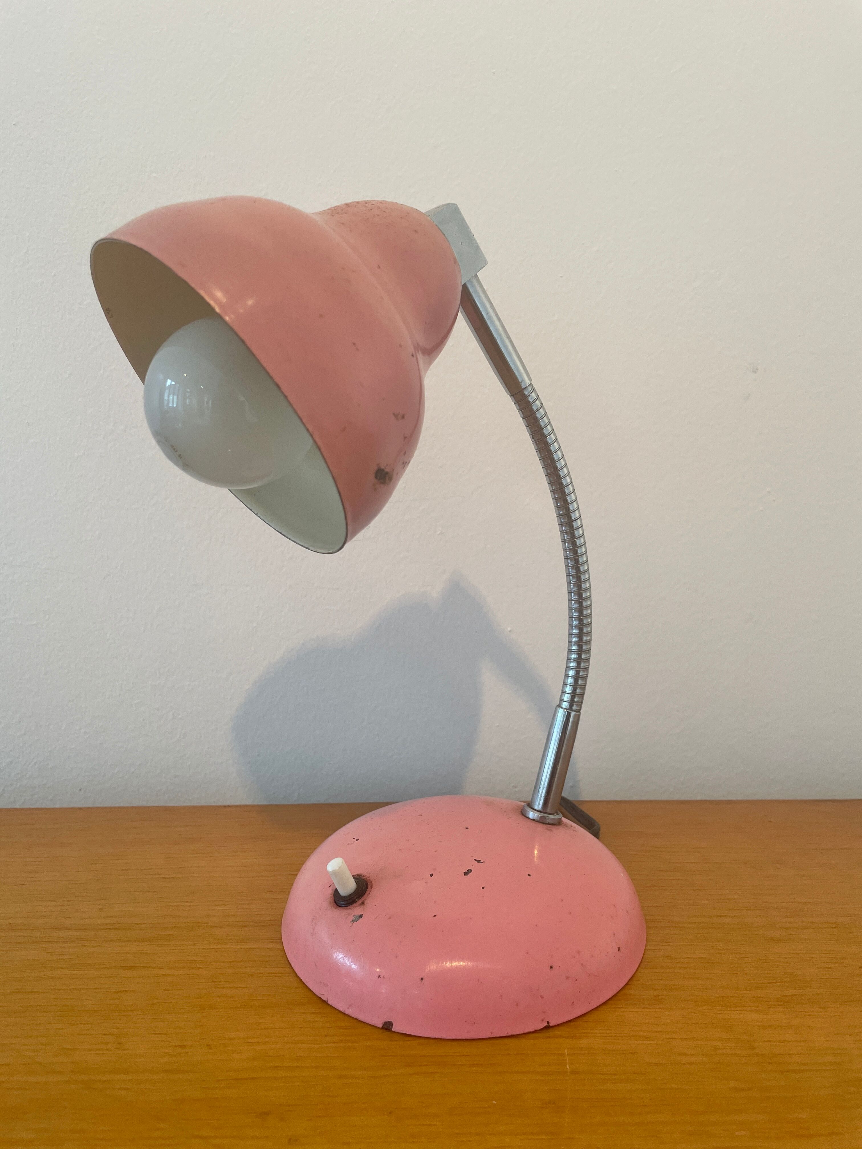 Pink casserole lamp