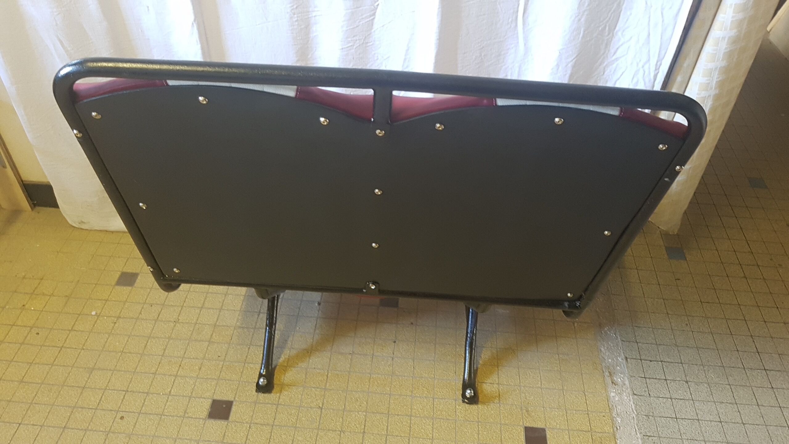 Banquette de bus années 30 relookée