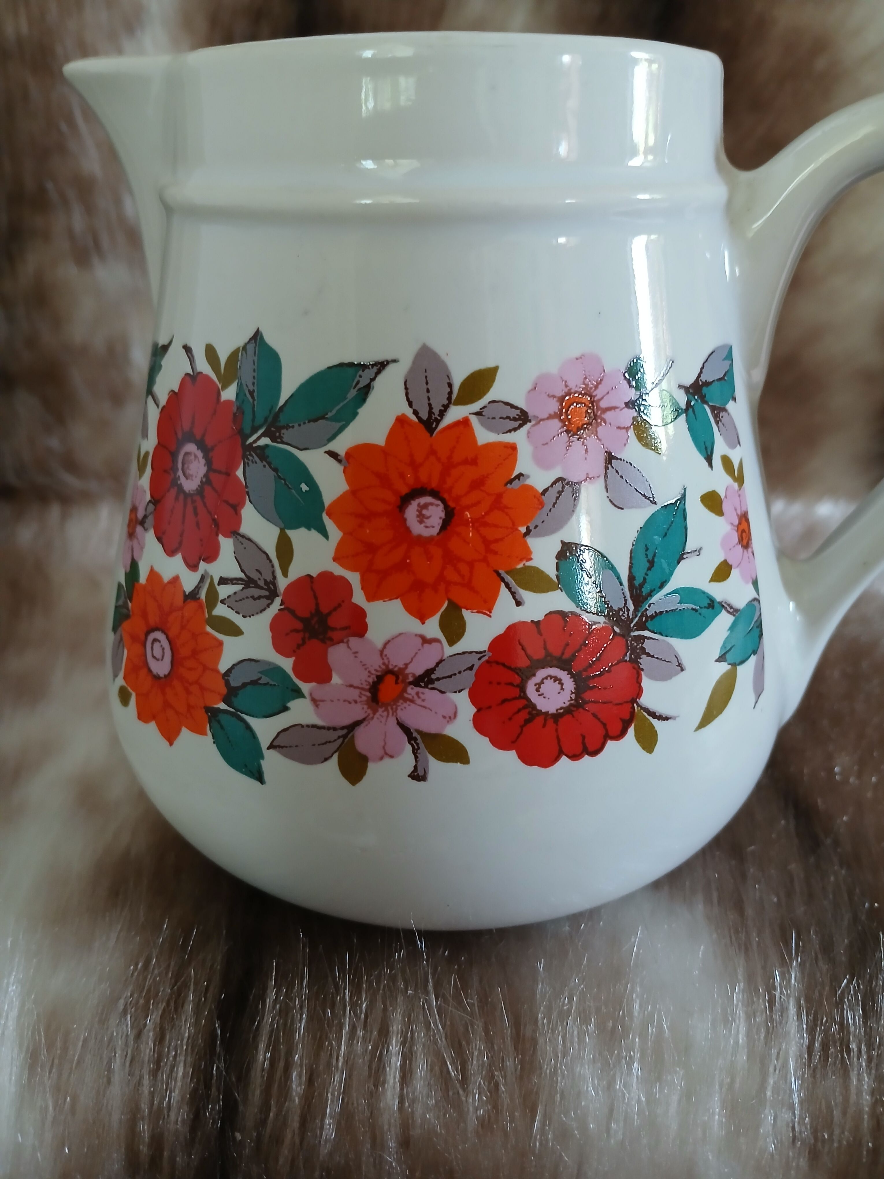 Vintage coffee pot + milk jug
