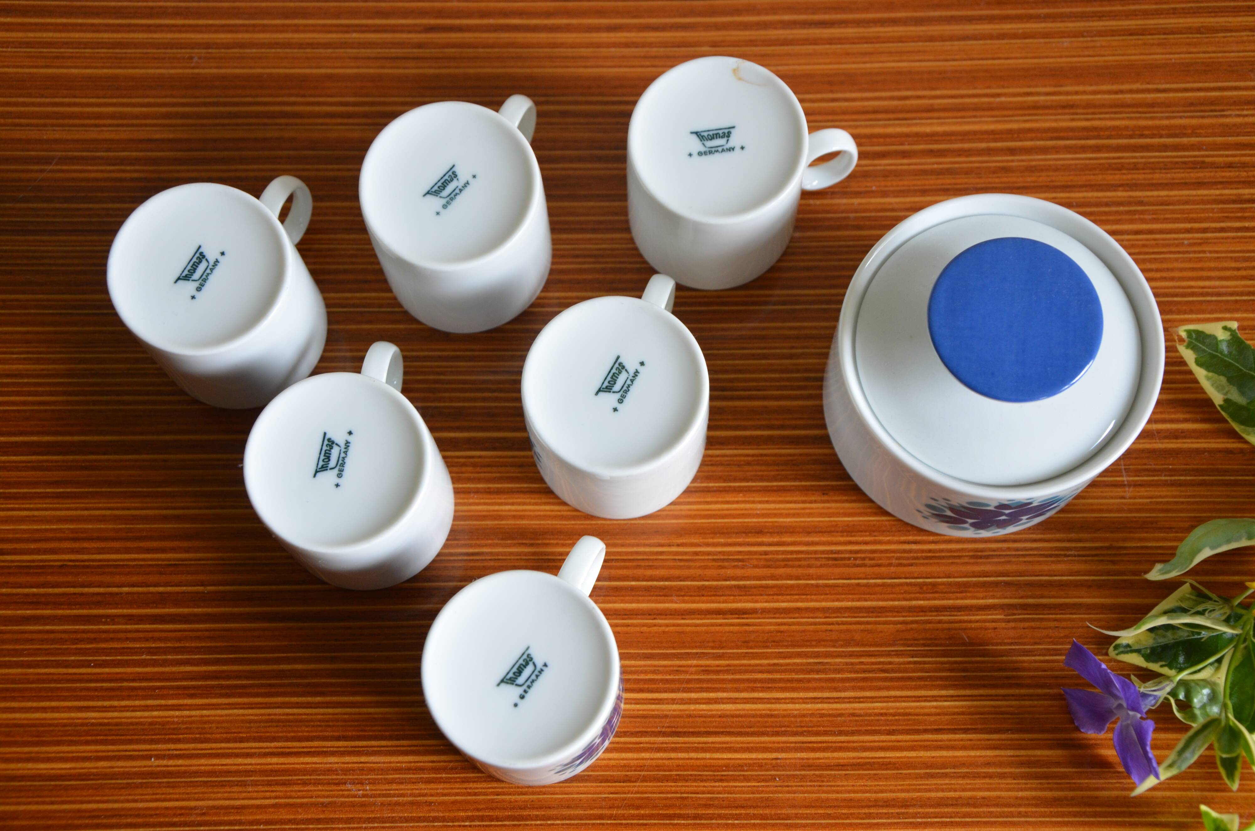 Cups and sugar from Thomas, Germany