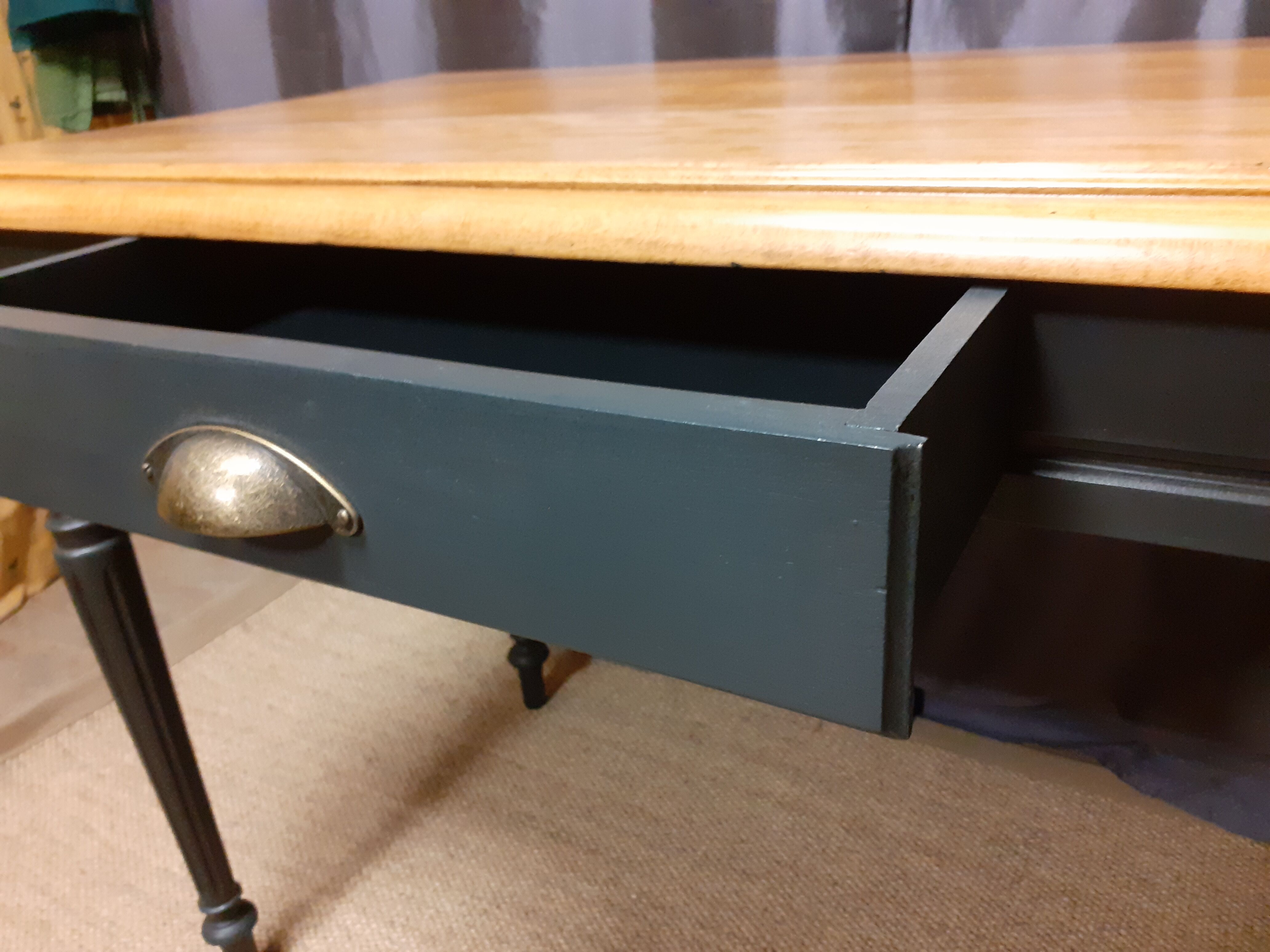 Old desk table in patinated anthracite revamped beech.