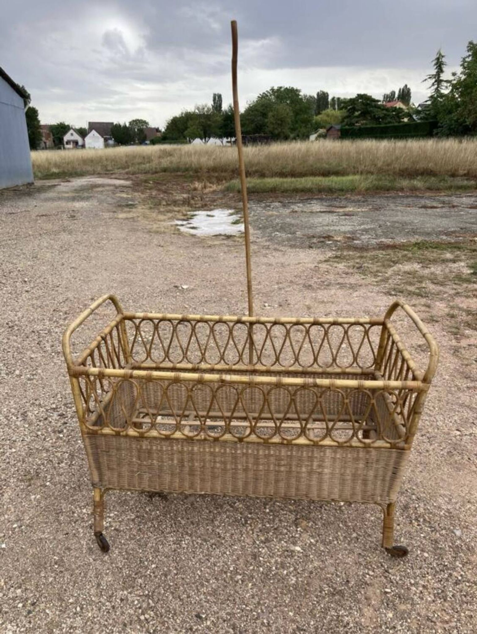 Wicker baby bed