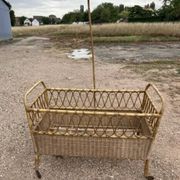 Wicker baby bed