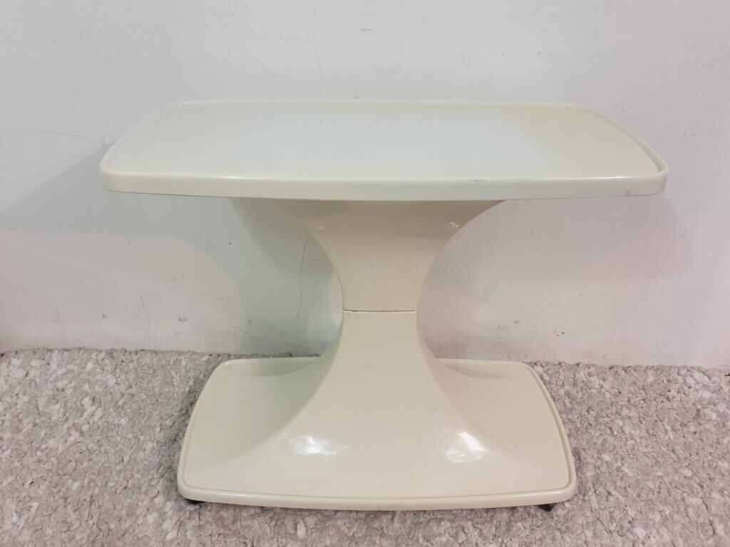 Table of the 70s by Flair