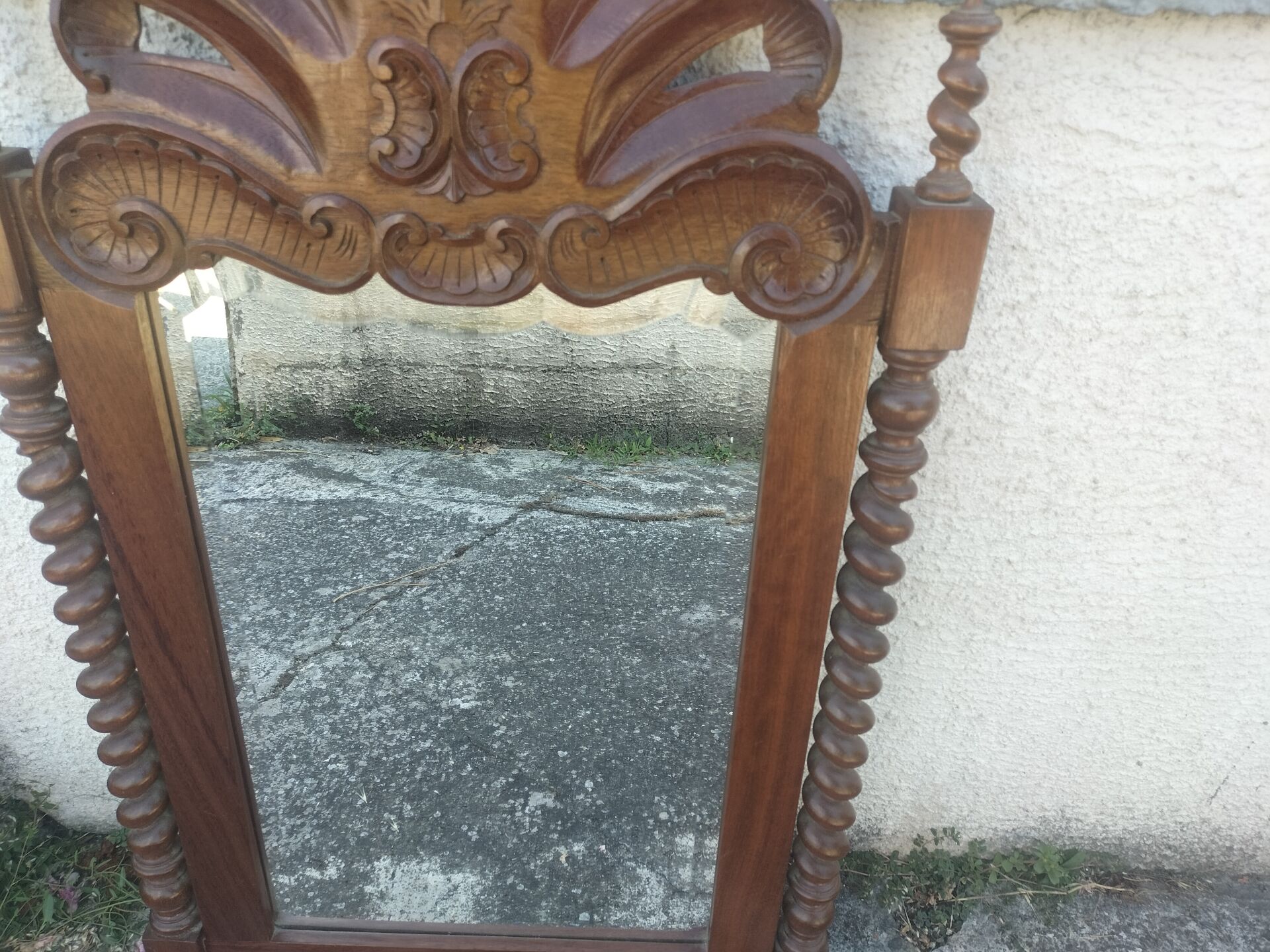 Antique style mirror