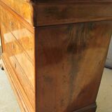 Louis Philippe chest of drawers in Elm and magnifying glass to Elm