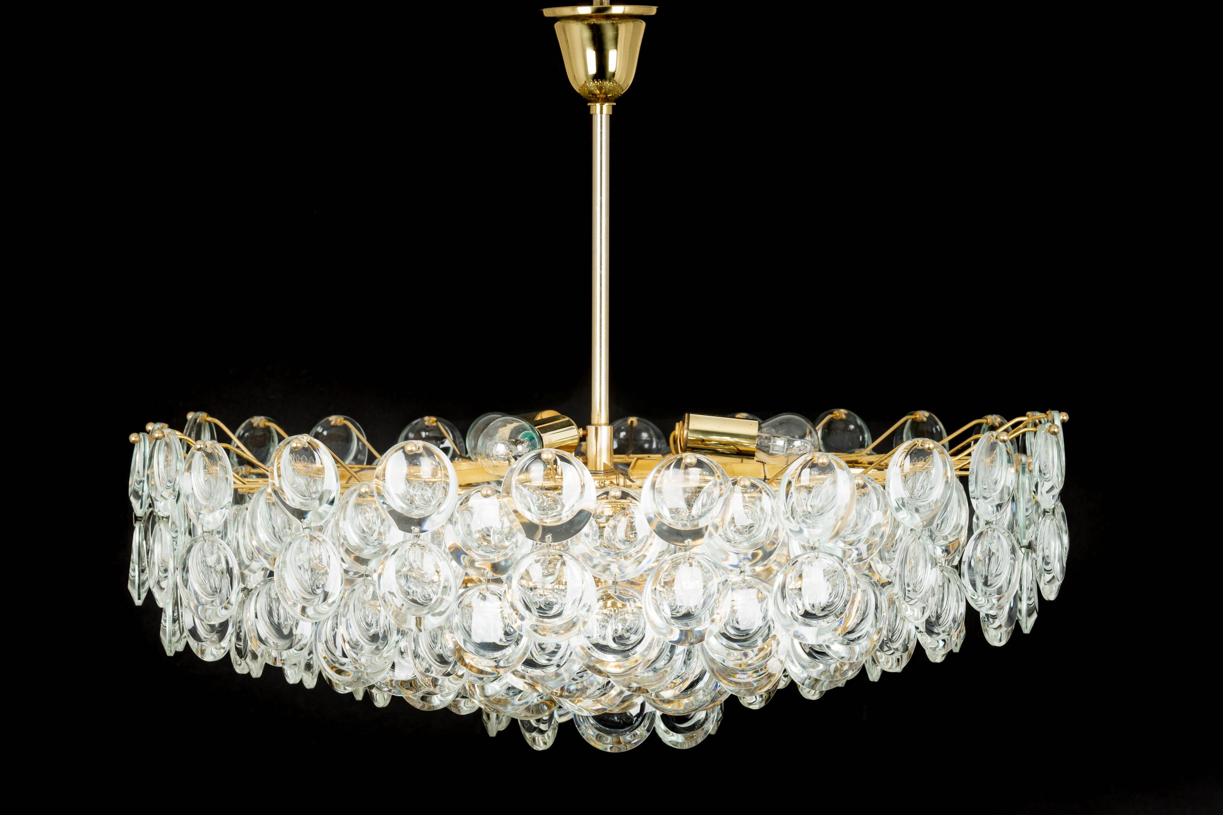 Large chandelier in gilded brass and crystal, Sciolari design by Palwa, Germany, 1970s.