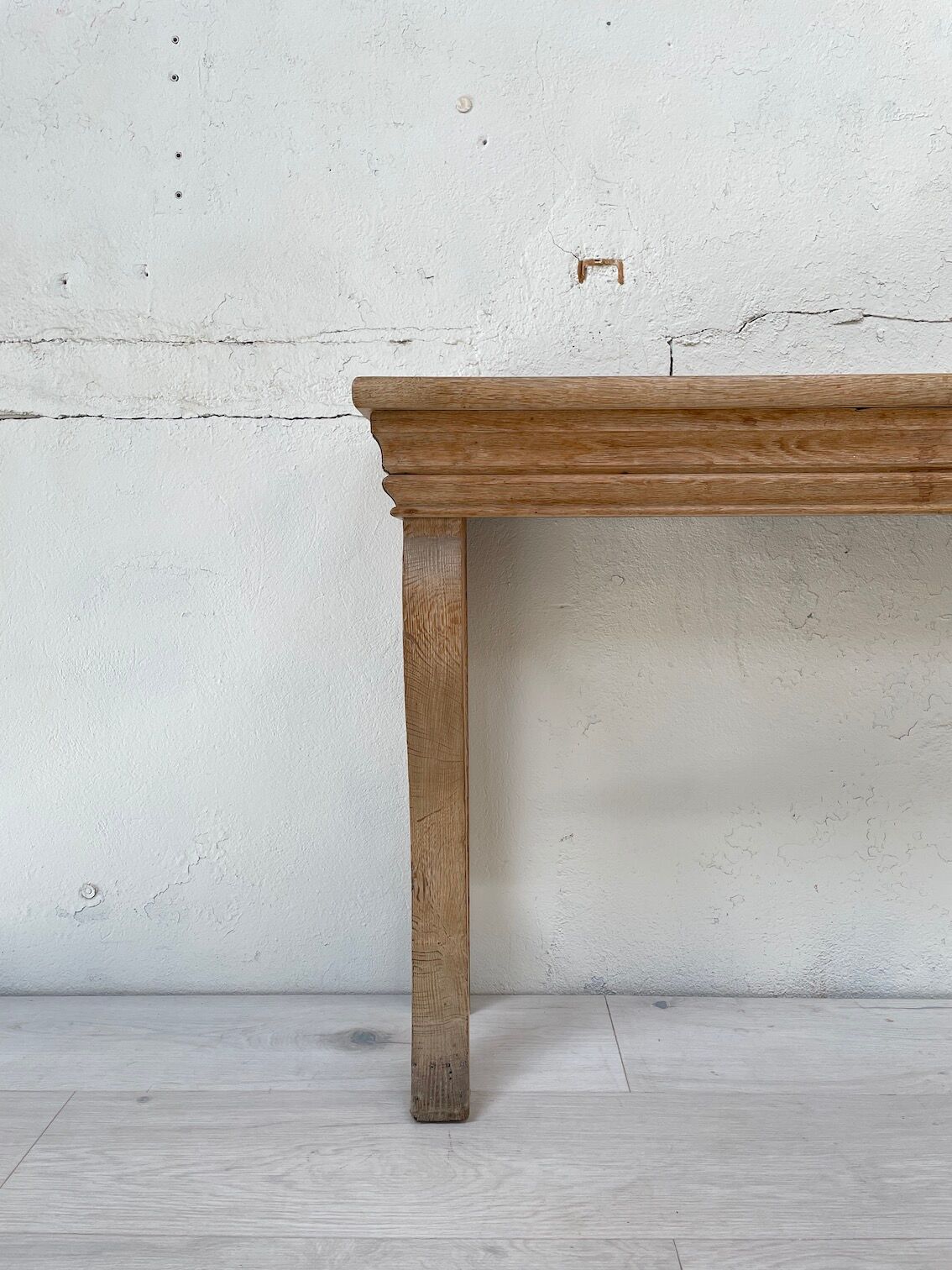 Raw oak butt console