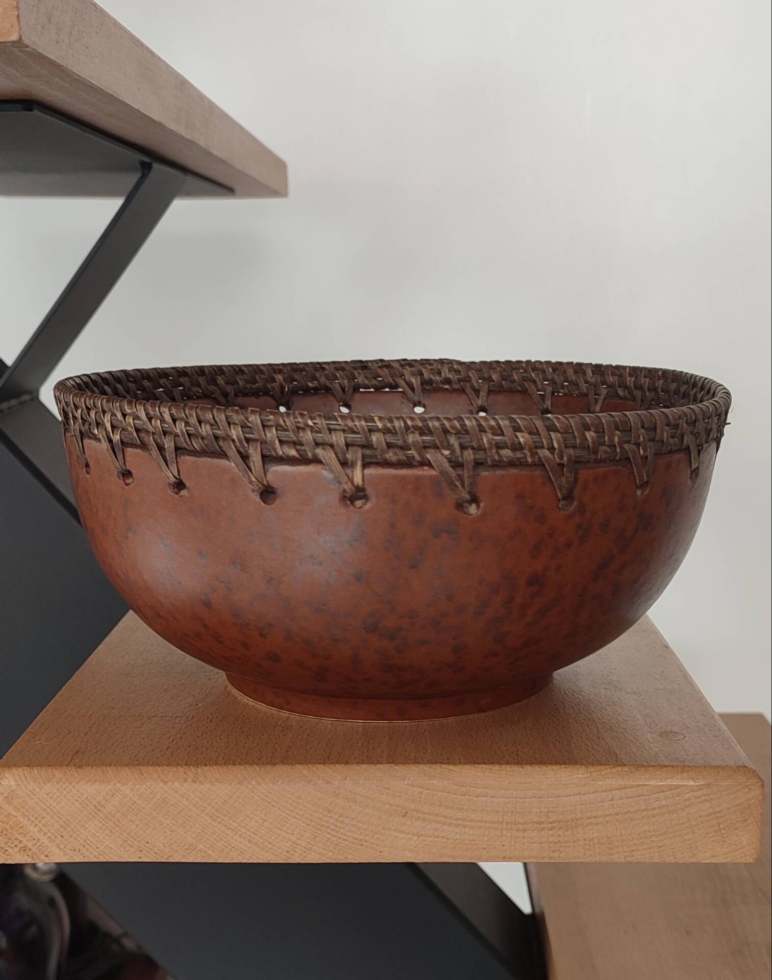 Rinjani pottery coupe Lombok Indonesia Clay and rattan