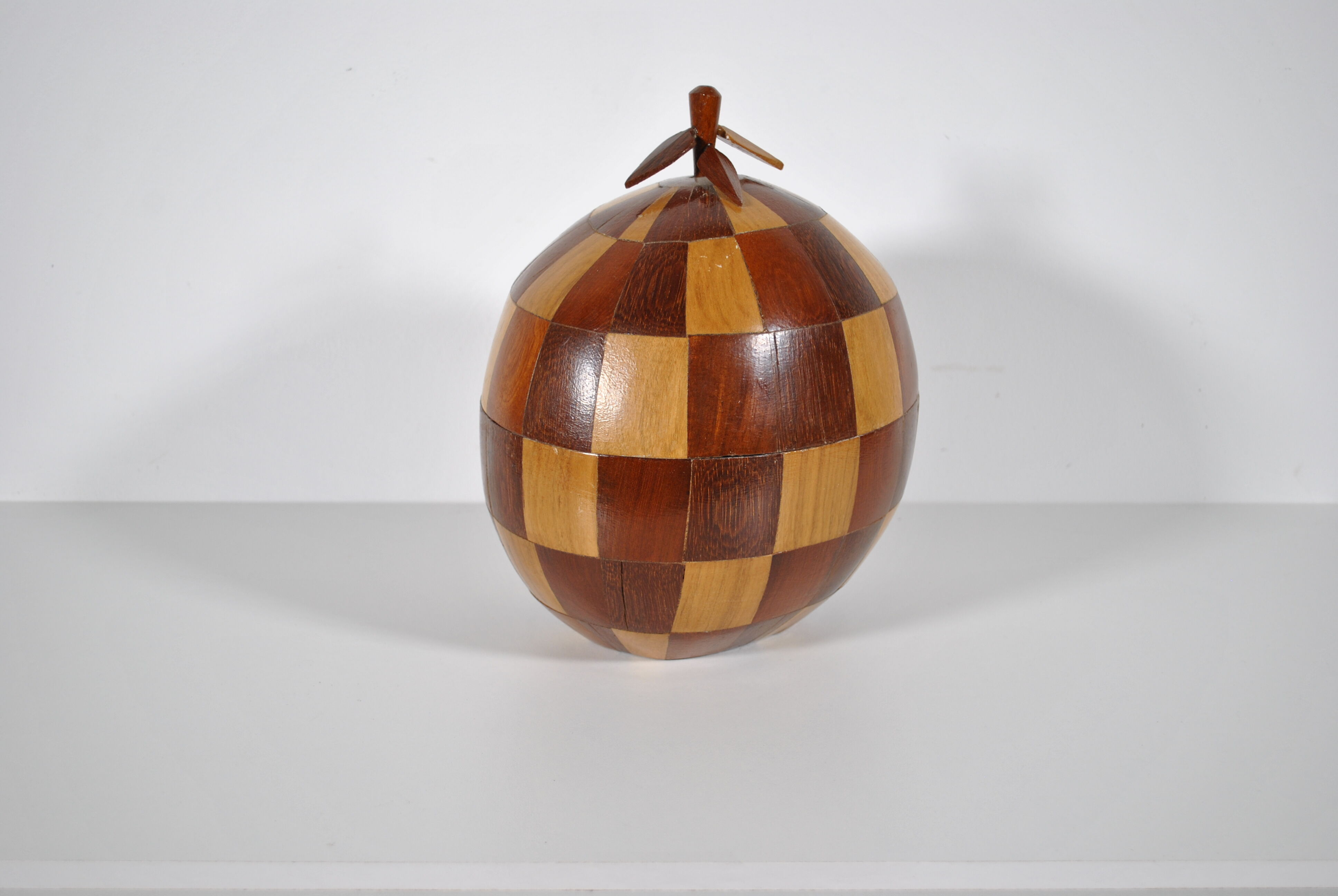 Coconut ice bucket in marquetry 1970